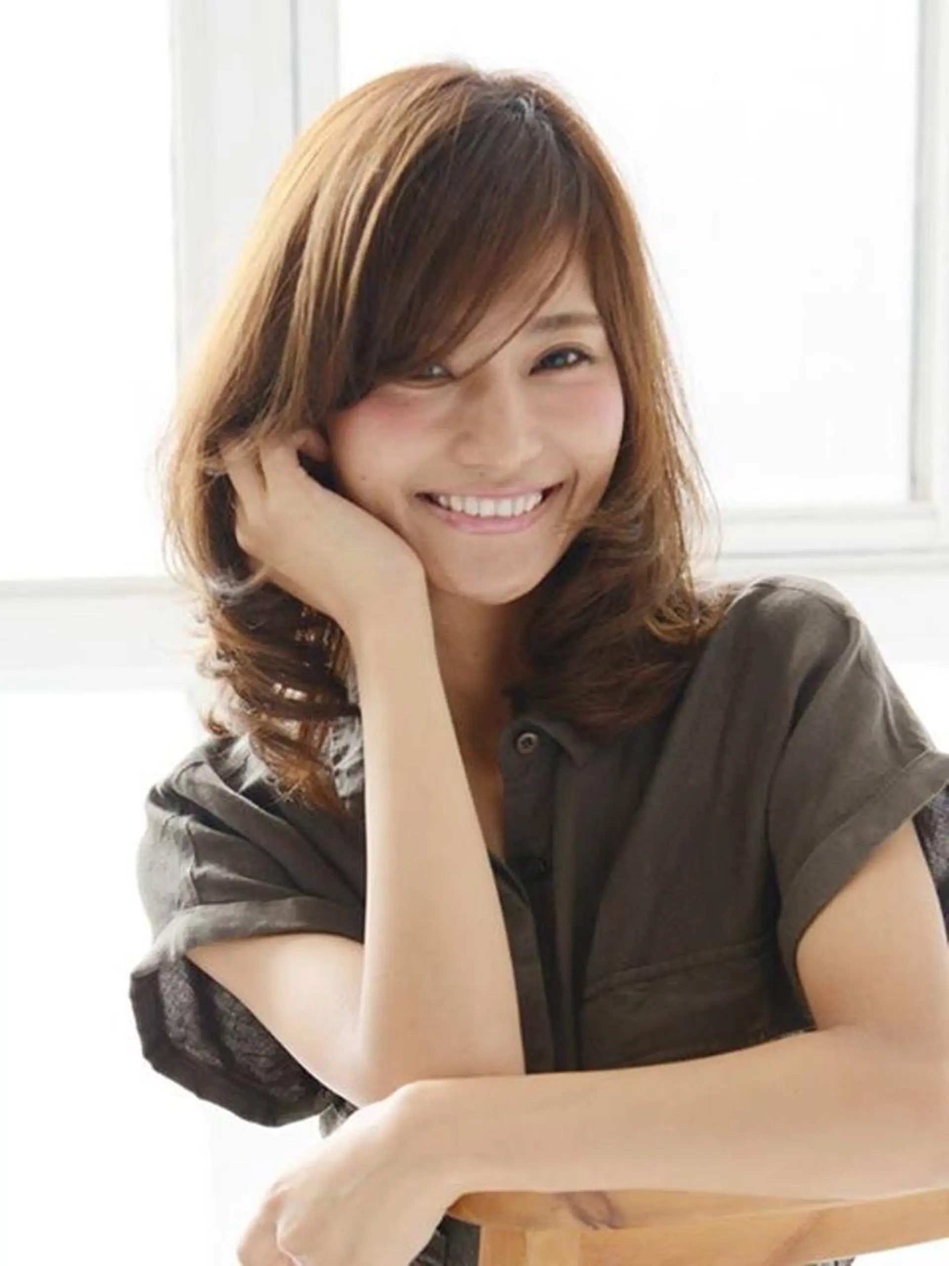 ミディアム セミロング 圧倒的美髪ストレート ツダケイタロウのヘアスタイル