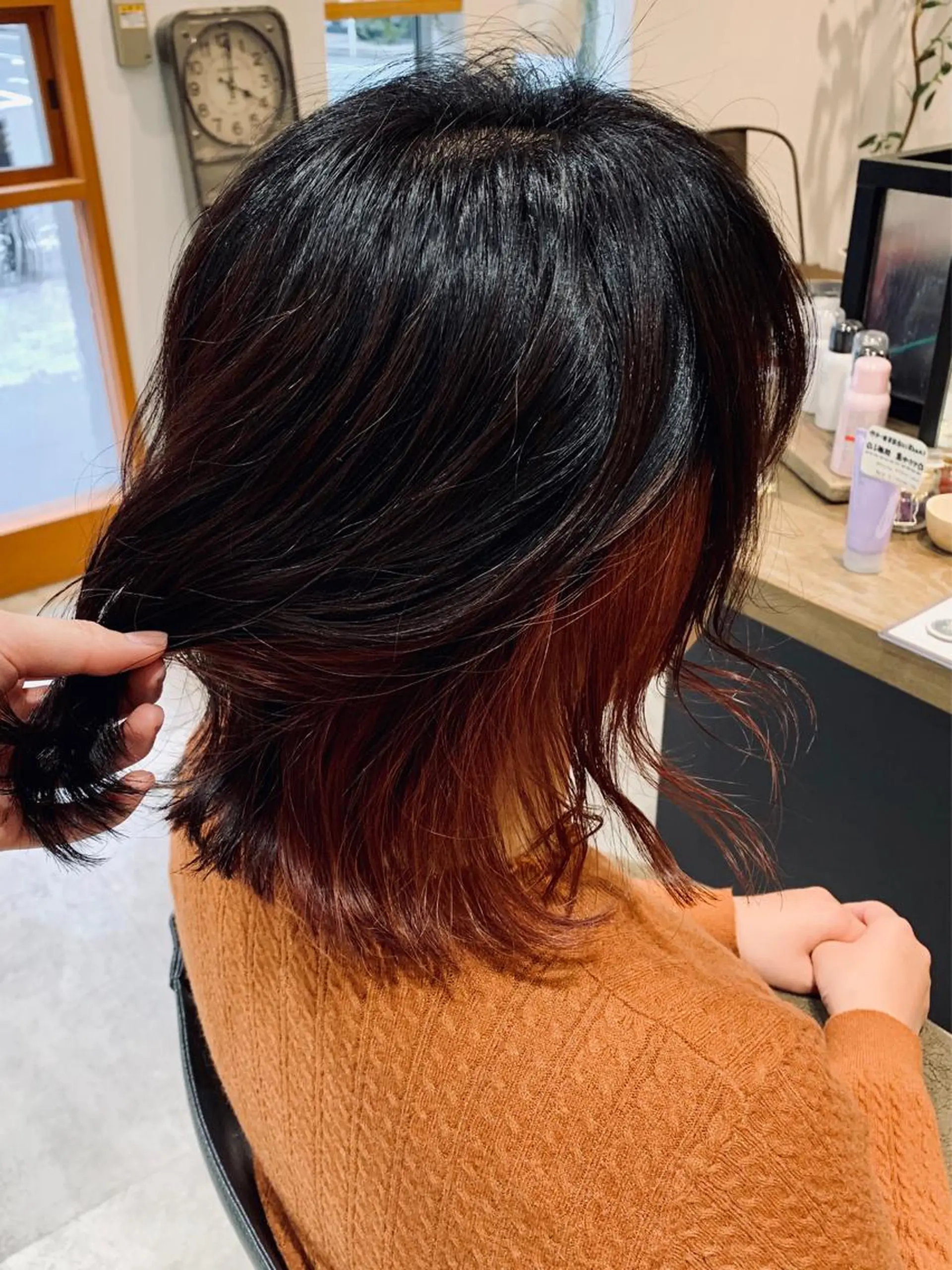 ミディアム カラー ヘアアレンジ インナーカラー レッドカラー カット ヘアカラー SALOWIN川崎所属・似合わせレイヤー/ 美髪縮毛矯正/ミナエのヘアスタイル