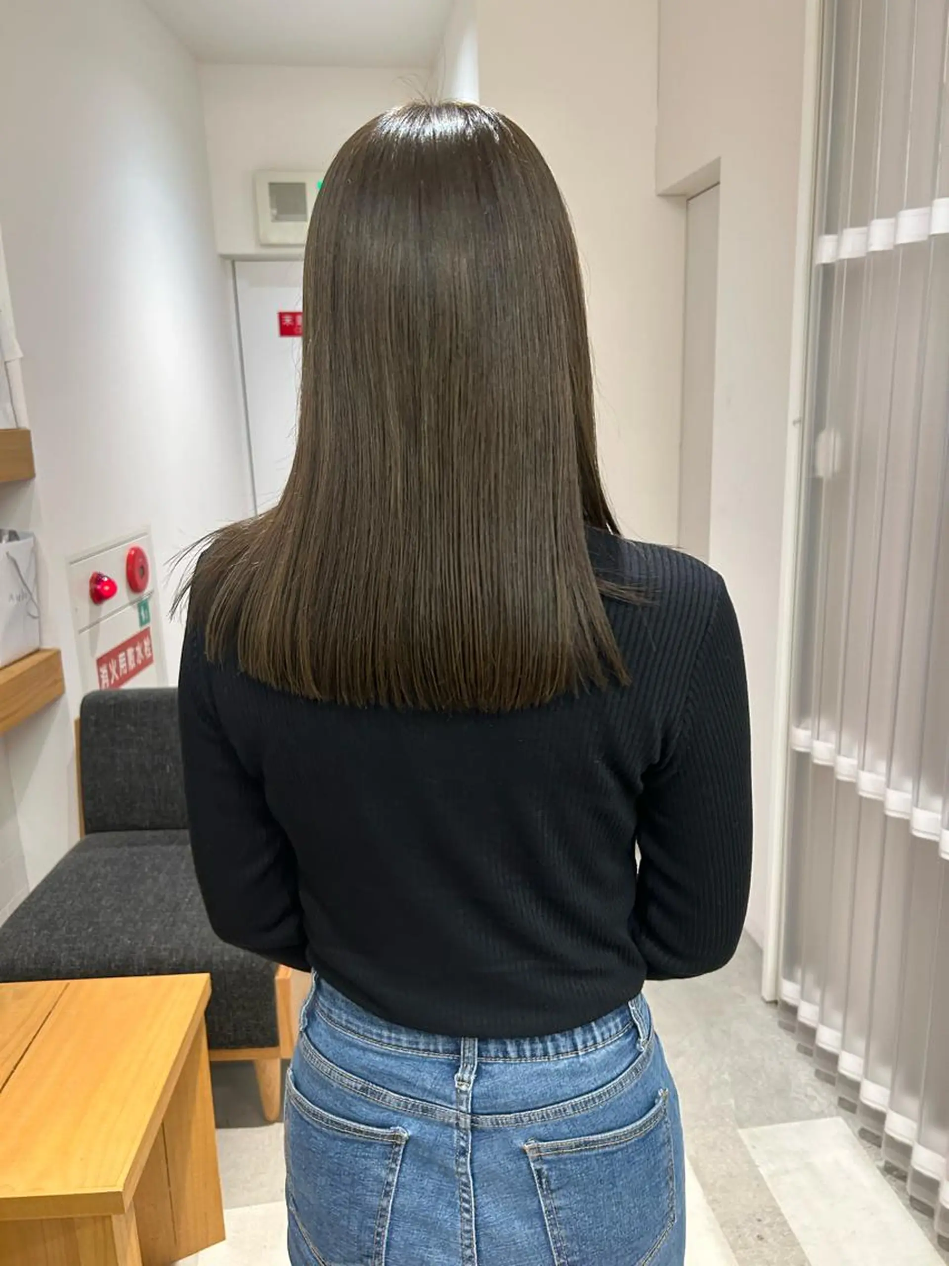 ミディアム カラー ベージュカラー オリーブベージュ 、 、のヘアスタイル