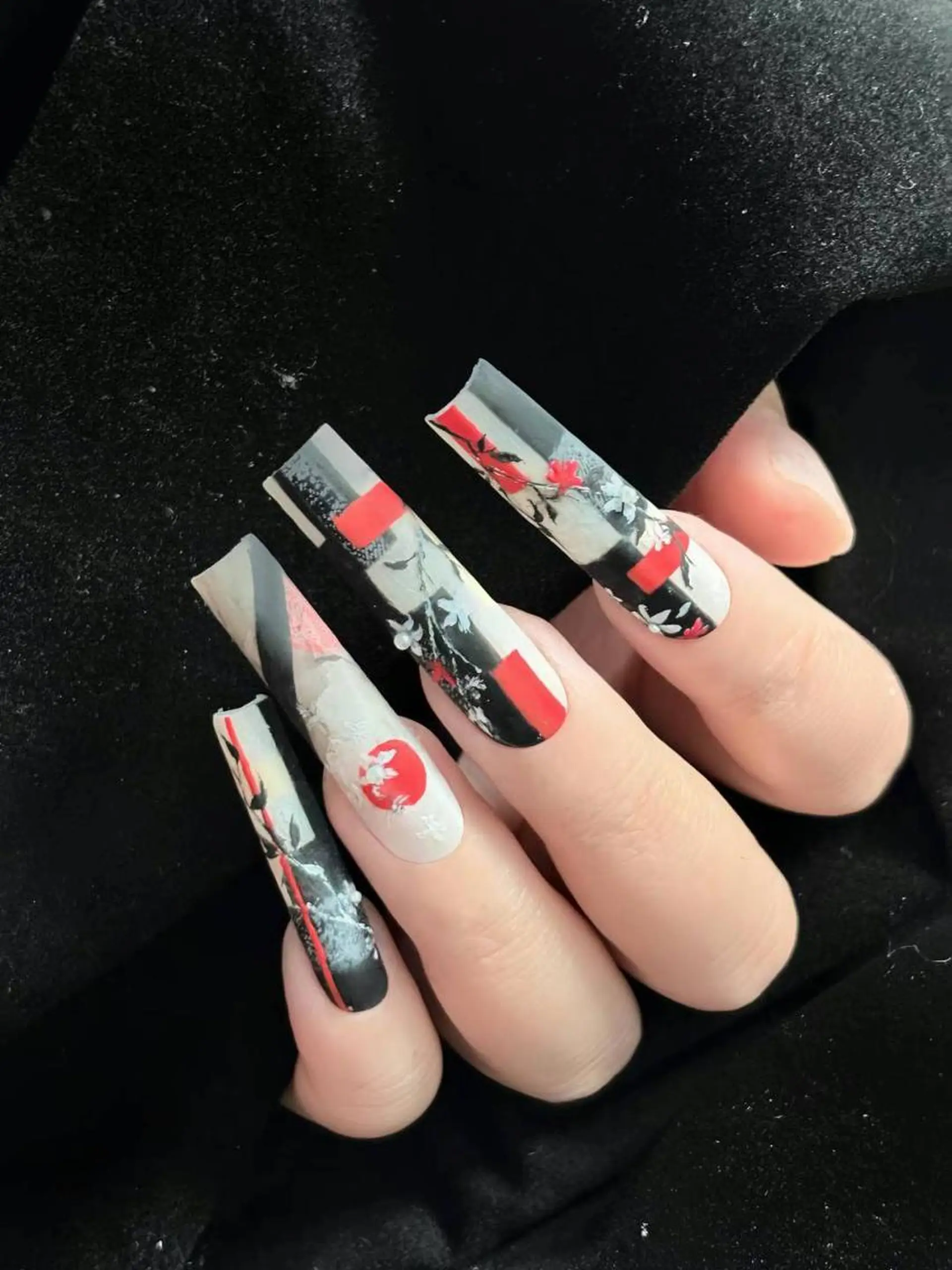 ネイル XIXI 🦁のネイルデザイン