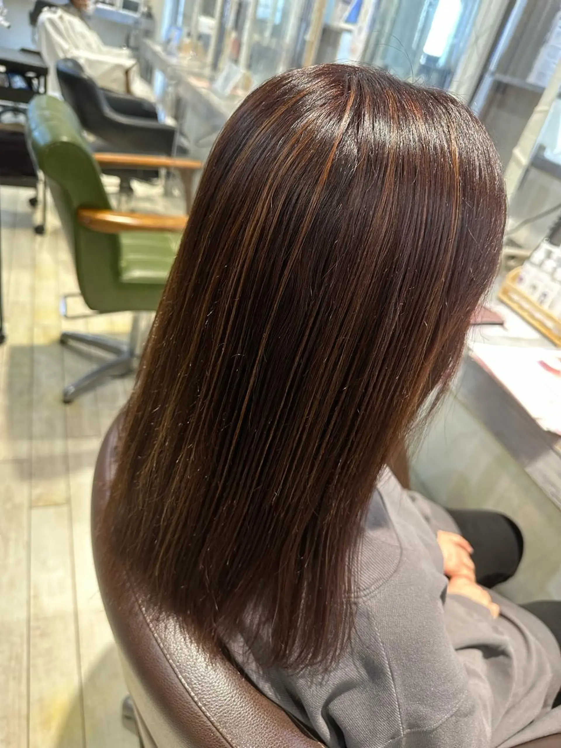 ミディアム カラー 透明感カラー ハイライトカラー ハイライト 小島 咲音/艶カラー /酸性ストレートのヘアスタイル