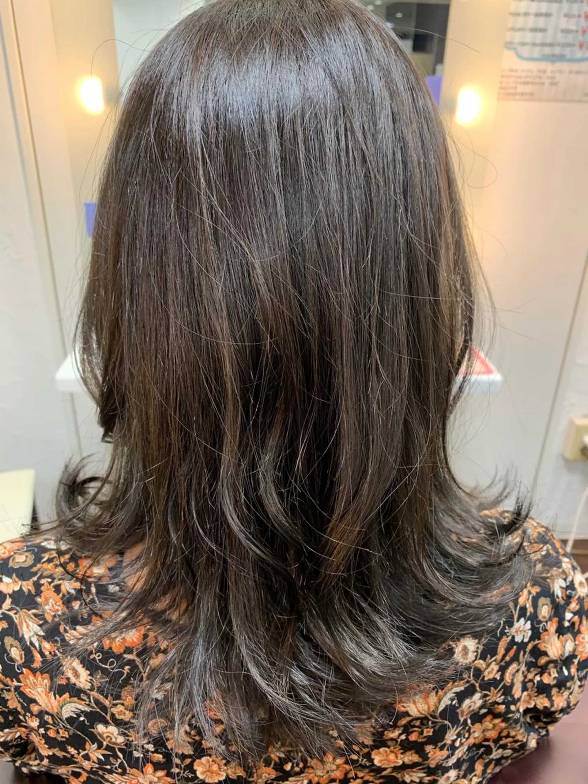 ミディアム カラー バレイヤージュ グラデーションカラー レイヤーカット ヘアカラー トリートメント ヘッドスパ ヘアセット 髪質改善カラー🦋 田村のヘアスタイル