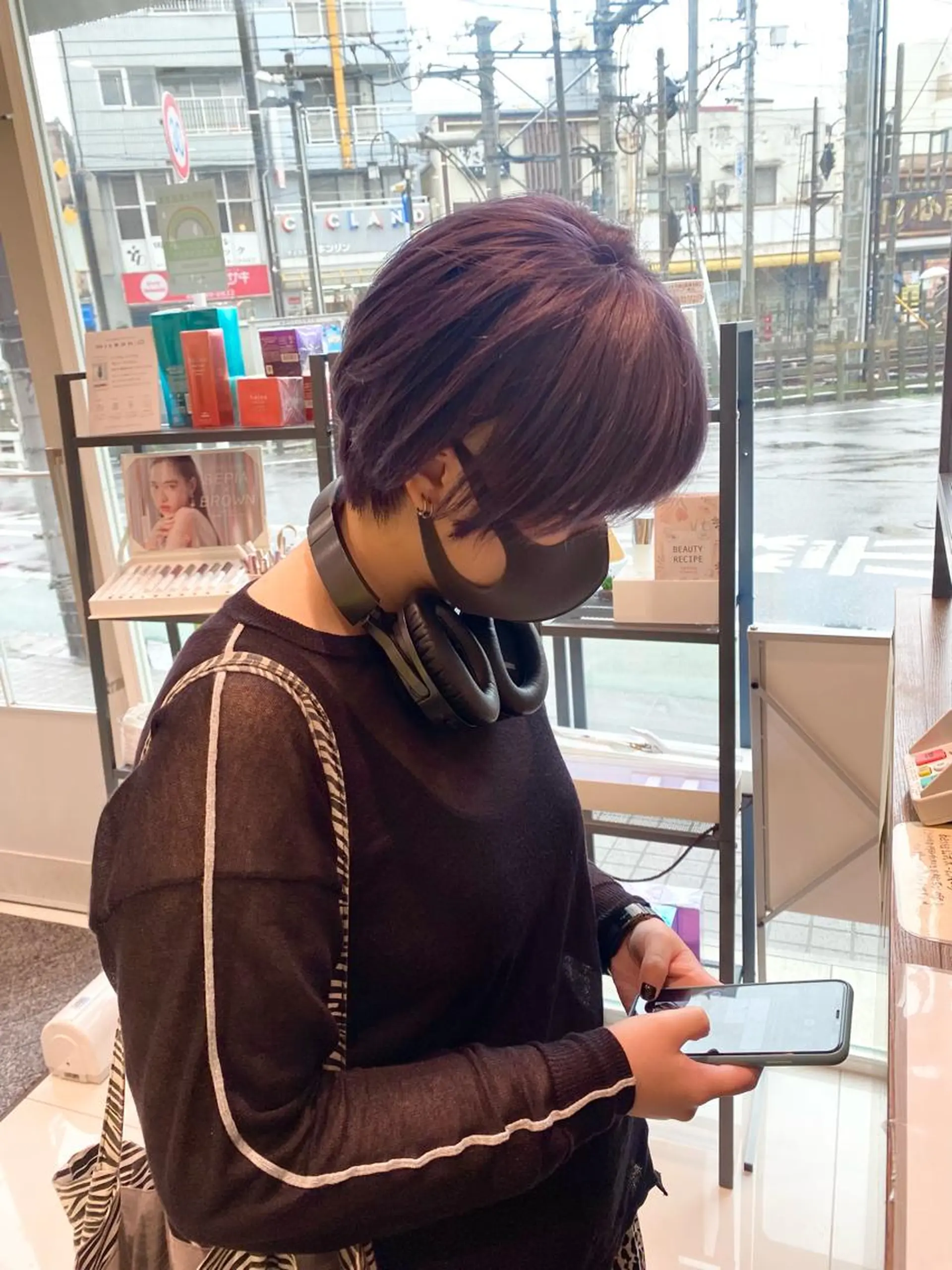 ショート HOLON池袋所属・ウルフカット ハッシュカット/七海のヘアスタイル