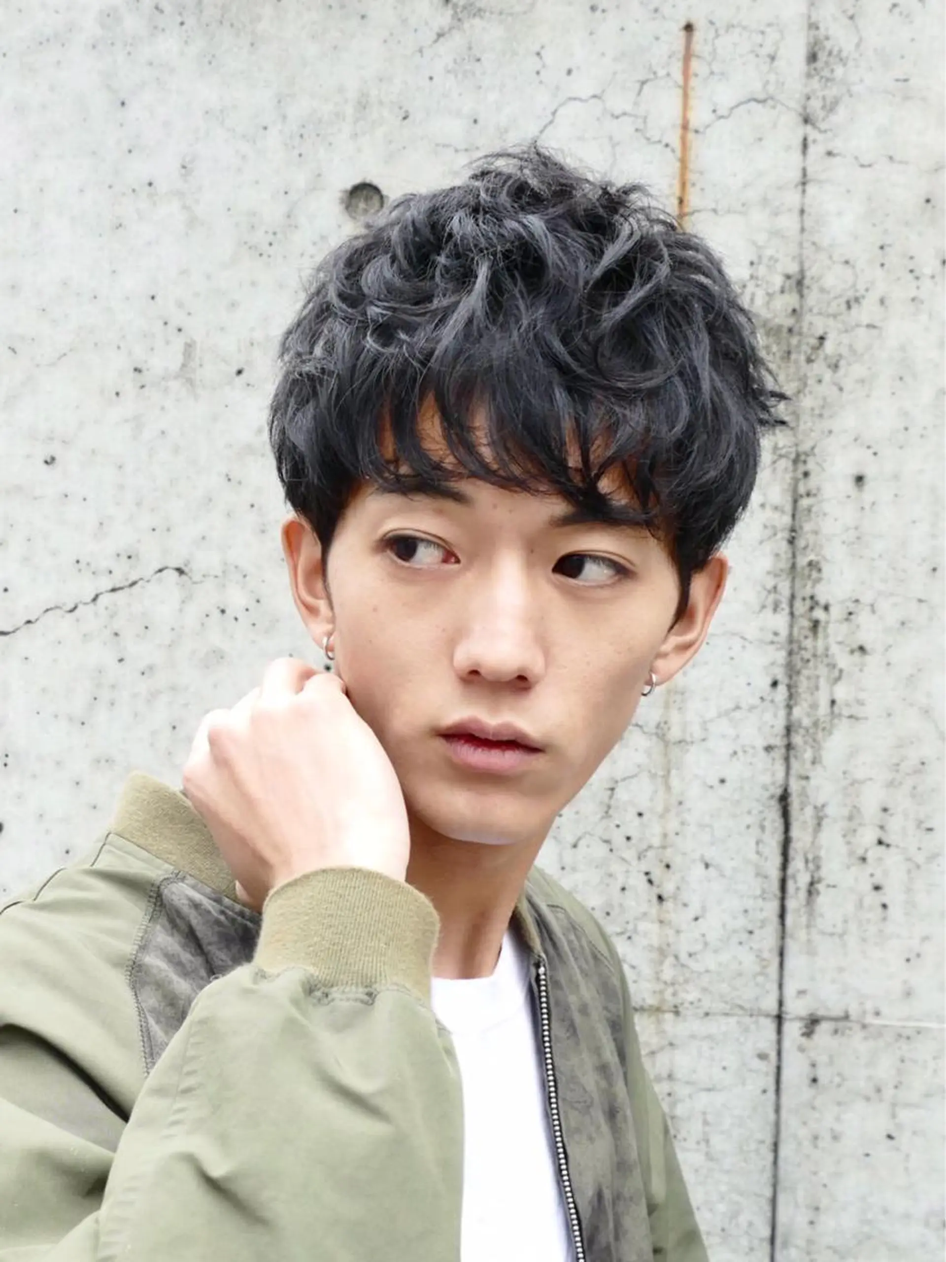 ショート メンズ 刈り上げ ショートヘア 透明感カラー 大人グレージュ有村のヘアスタイル