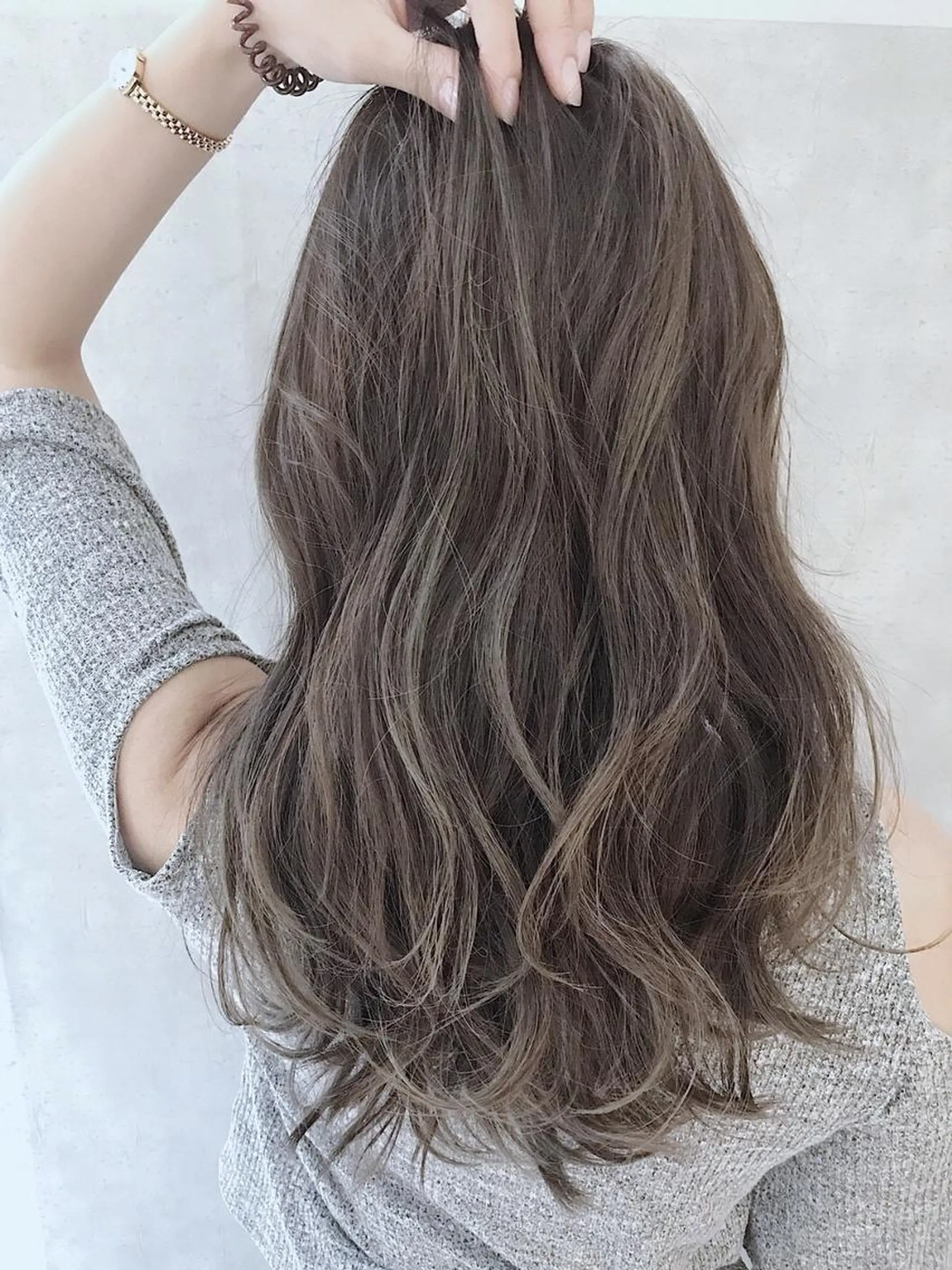 ロング カラー MOU namba ムウナンバのヘアスタイル