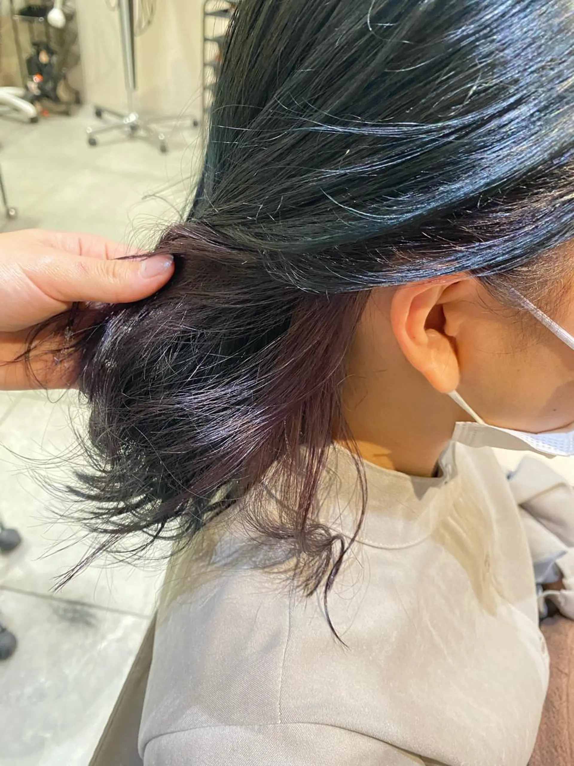 ミディアム カラー ブルーカラー ブルージュ パープルカラー ヘアカラー 川越 輝梨奈のヘアスタイル