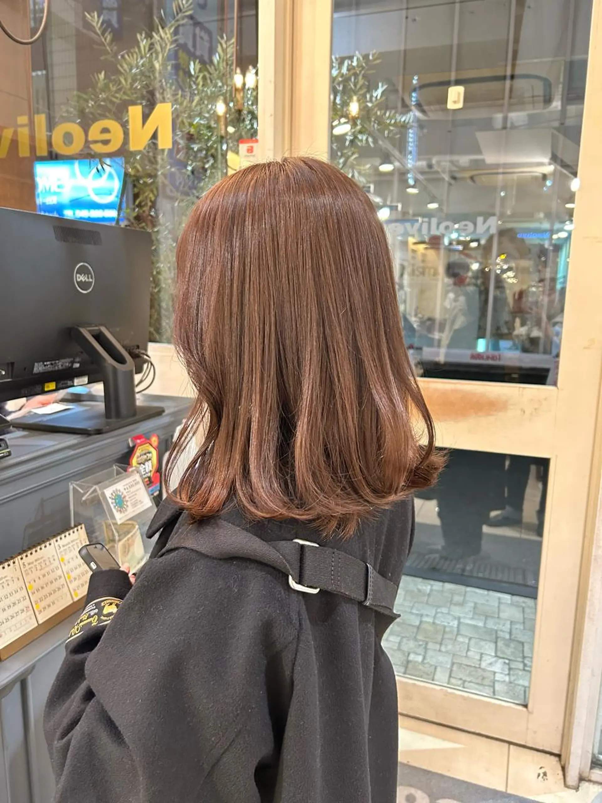 カラー moeka 表参道のヘアスタイル