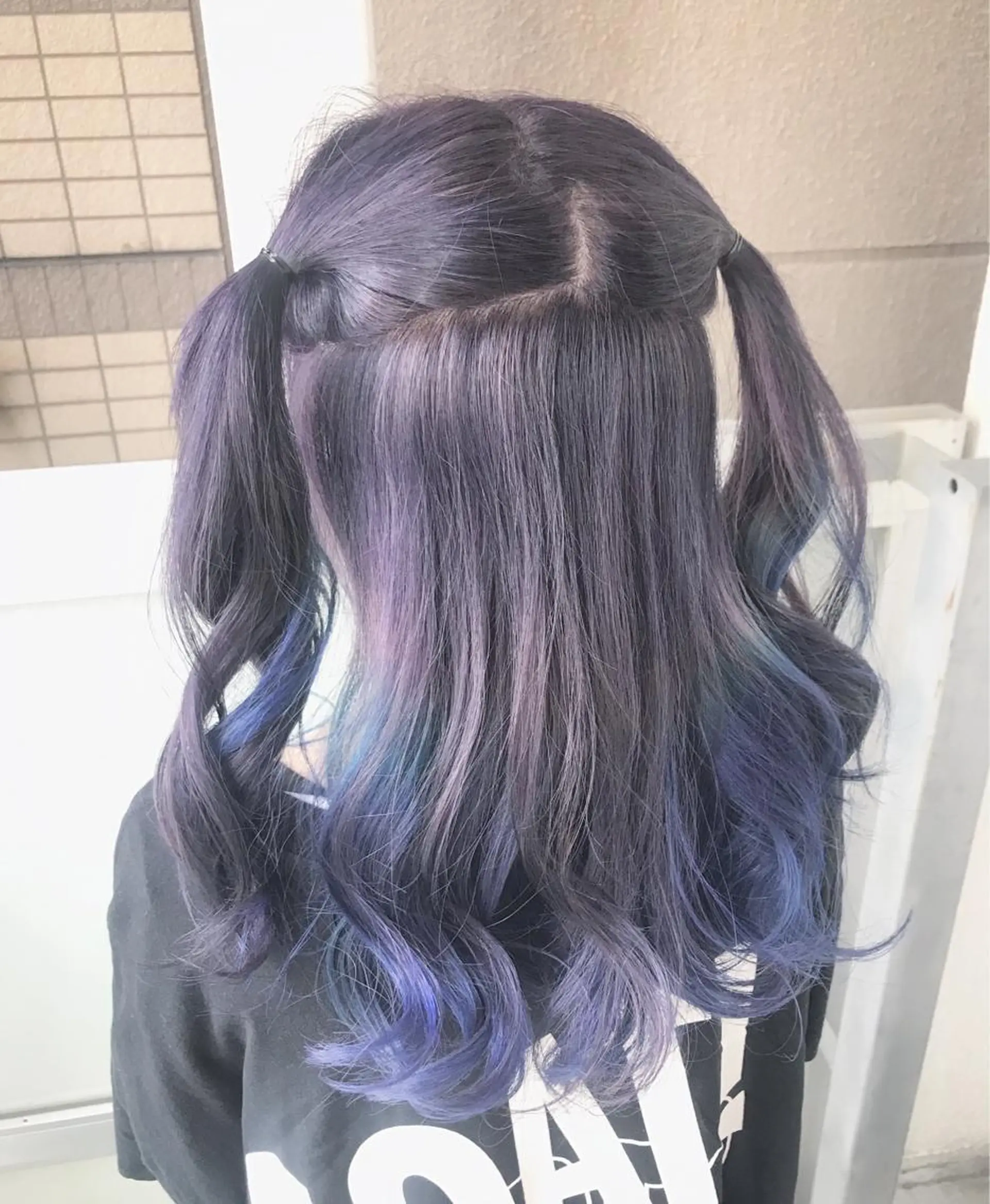 ロング カラー アッシュ グラデーションカラー ラベンダーカラー ラベンダーアッシュ オーストヘアー ミコ所属・岩谷/ブリーチ 🪽透明感カラーのヘアスタイル