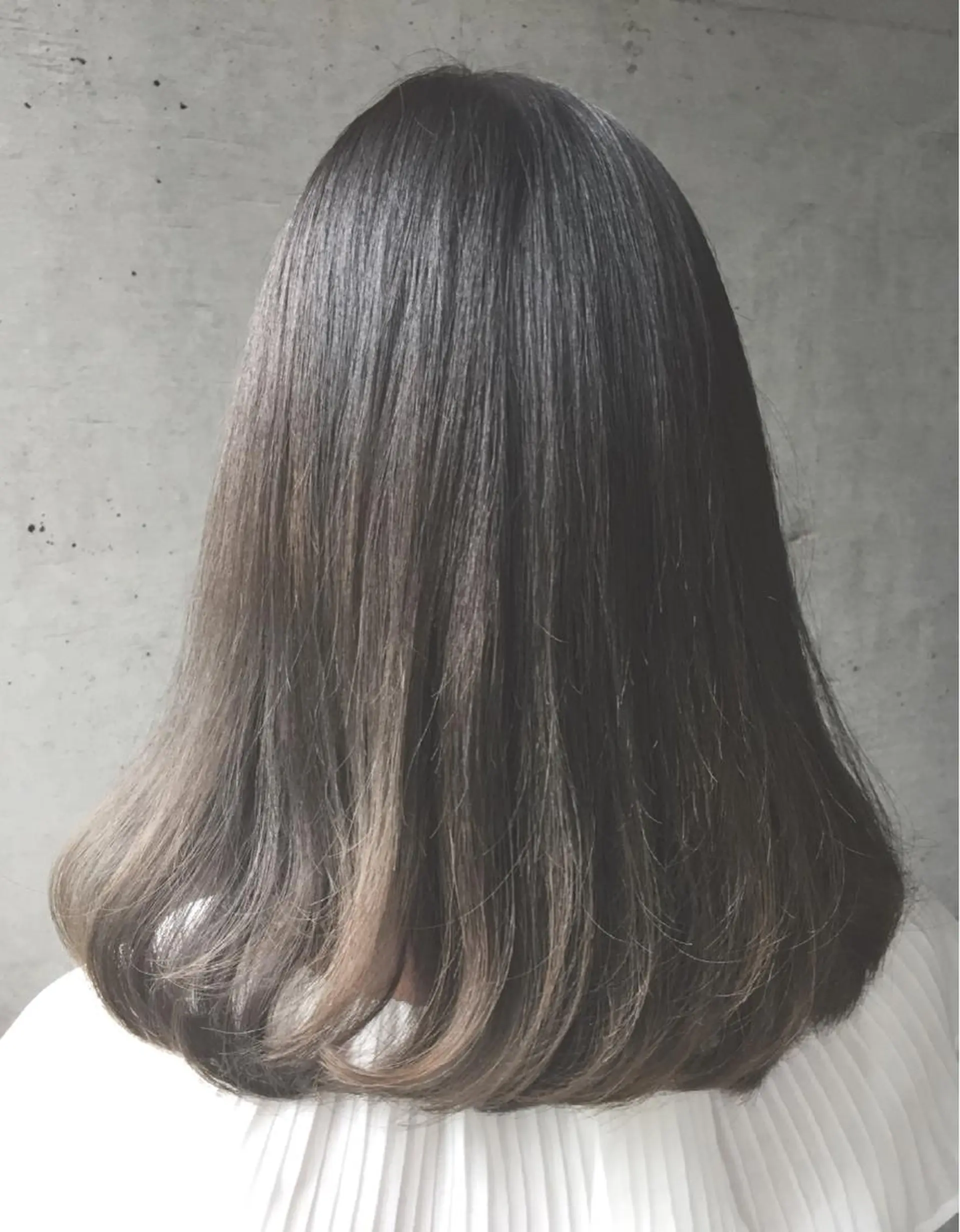 ミディアム カラー アッシュ アッシュグレー アッシュグレージュ グレージュ 髪質改善/レイヤー ストウシンゴのヘアスタイル