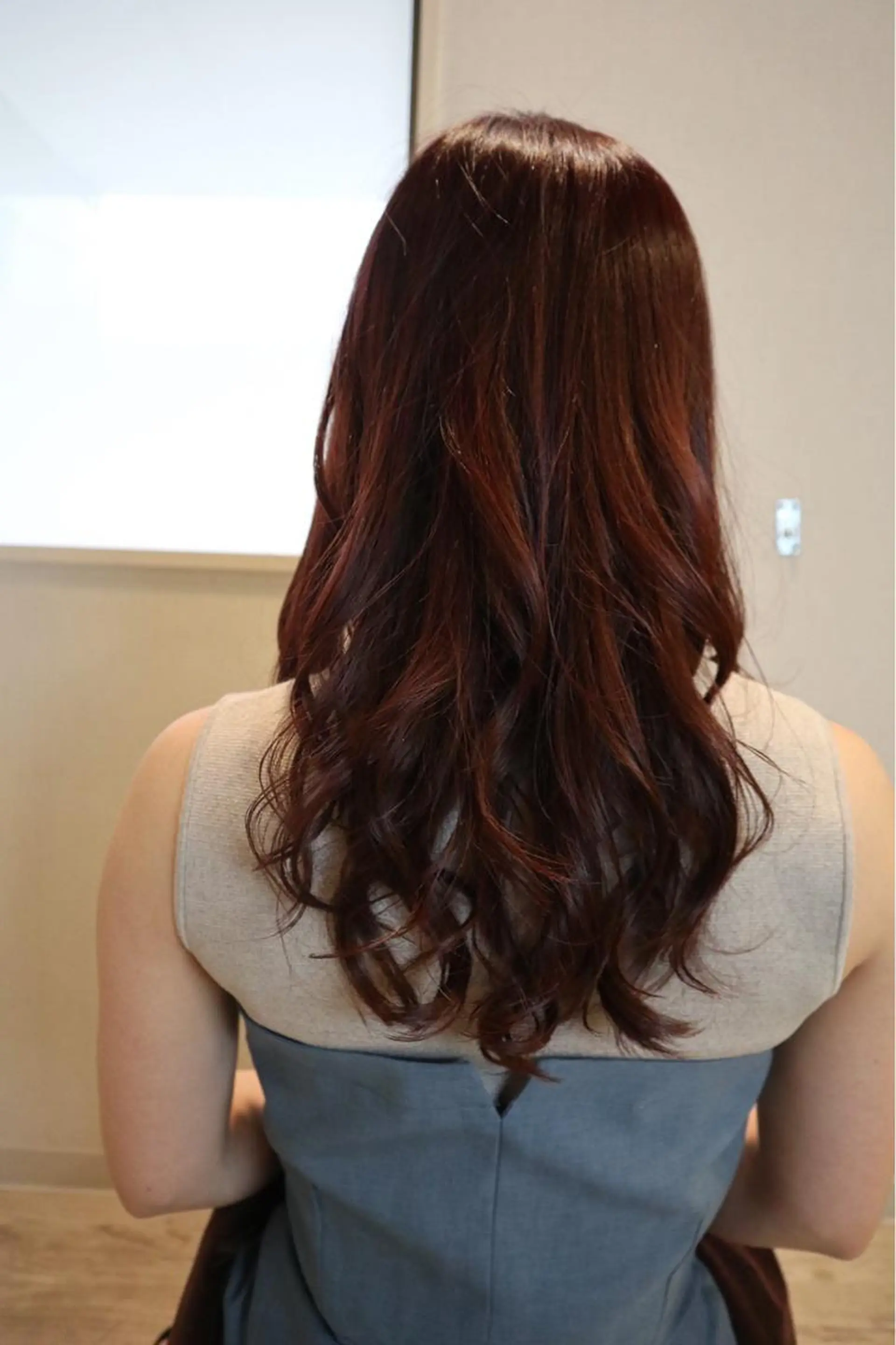 セミロング ヴェジールヘアデザイン所属・岩間 祐佳のヘアスタイル