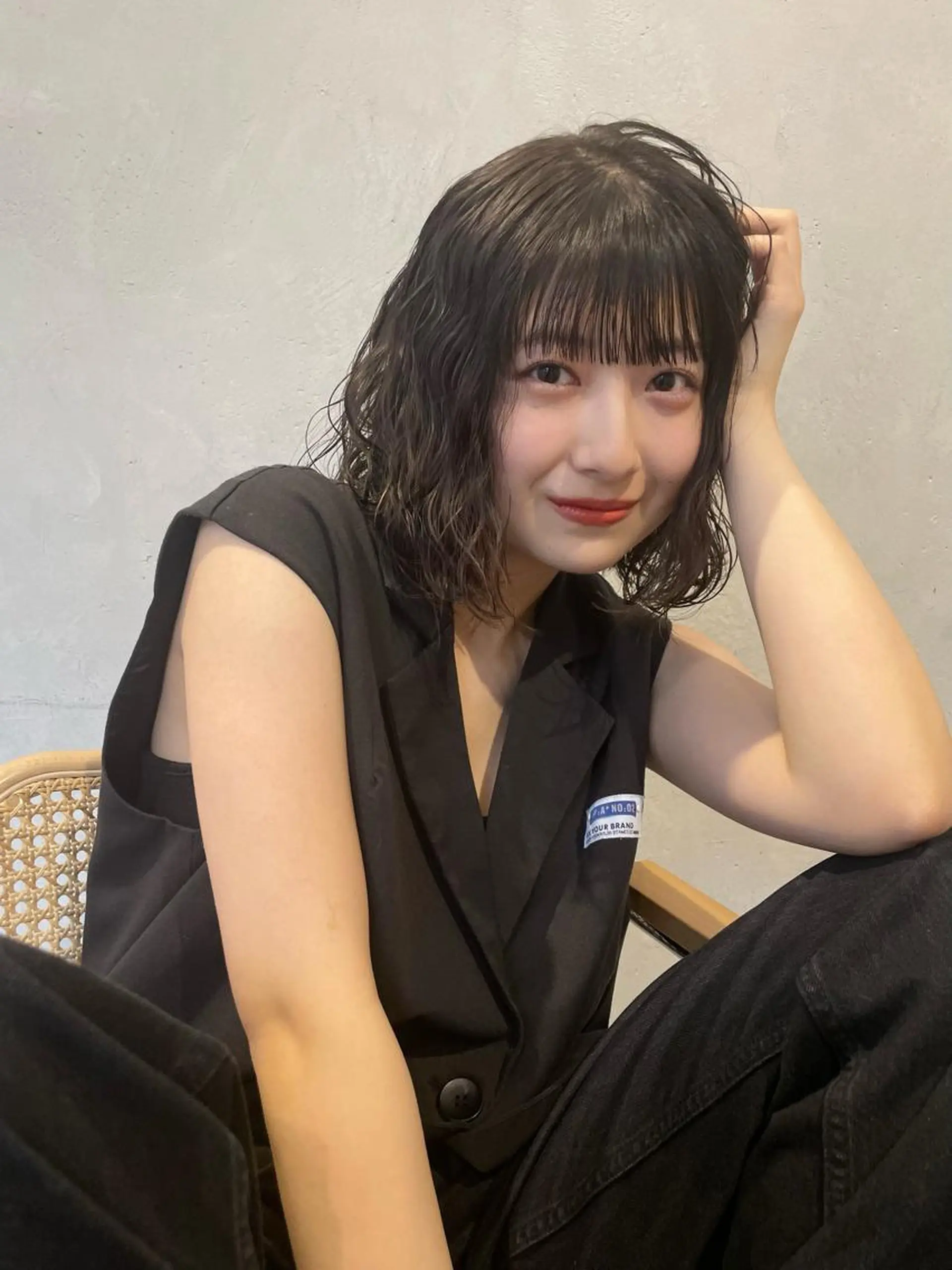 ショート カラー パーマ ヘアアレンジ 耳つぼ屋さん ‎🤍りりのヘアスタイル