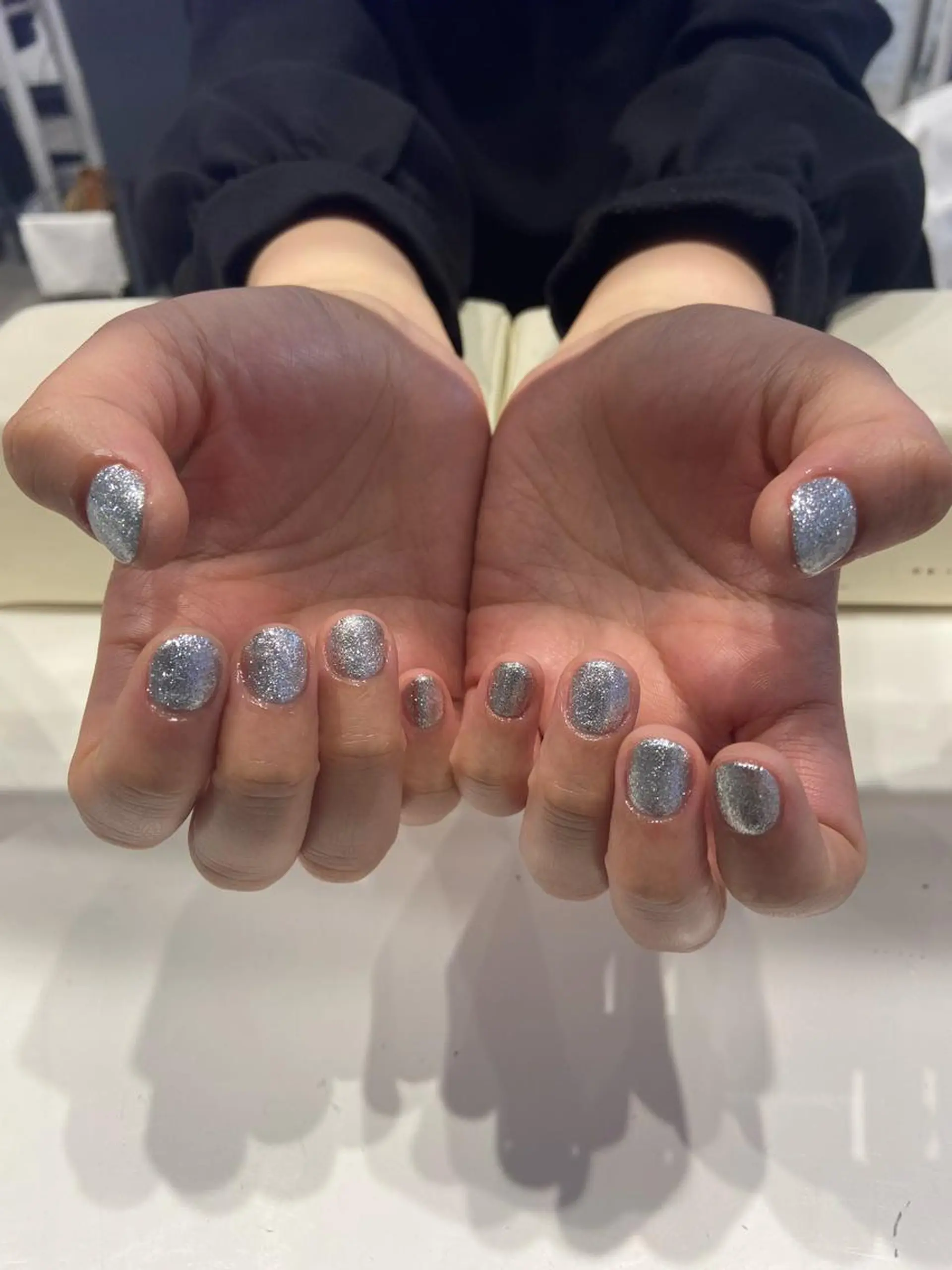 ネイル ラメ(グリッター) シルバー SHELL TOKYO所属・SHELLTOKYO idaのネイルデザイン
