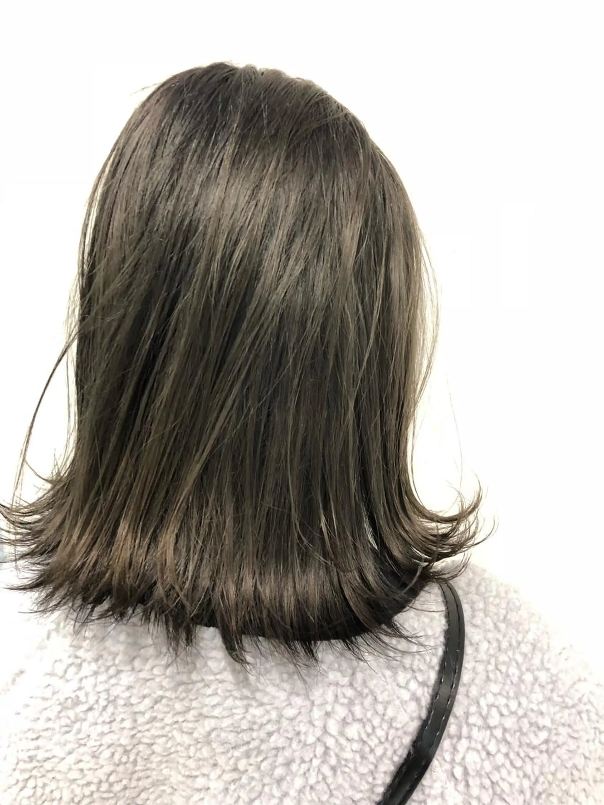 セミロング カラー アディクシーカラー ブリーチ 透明感カラー グレージュ 山本 貴弘のヘアスタイル