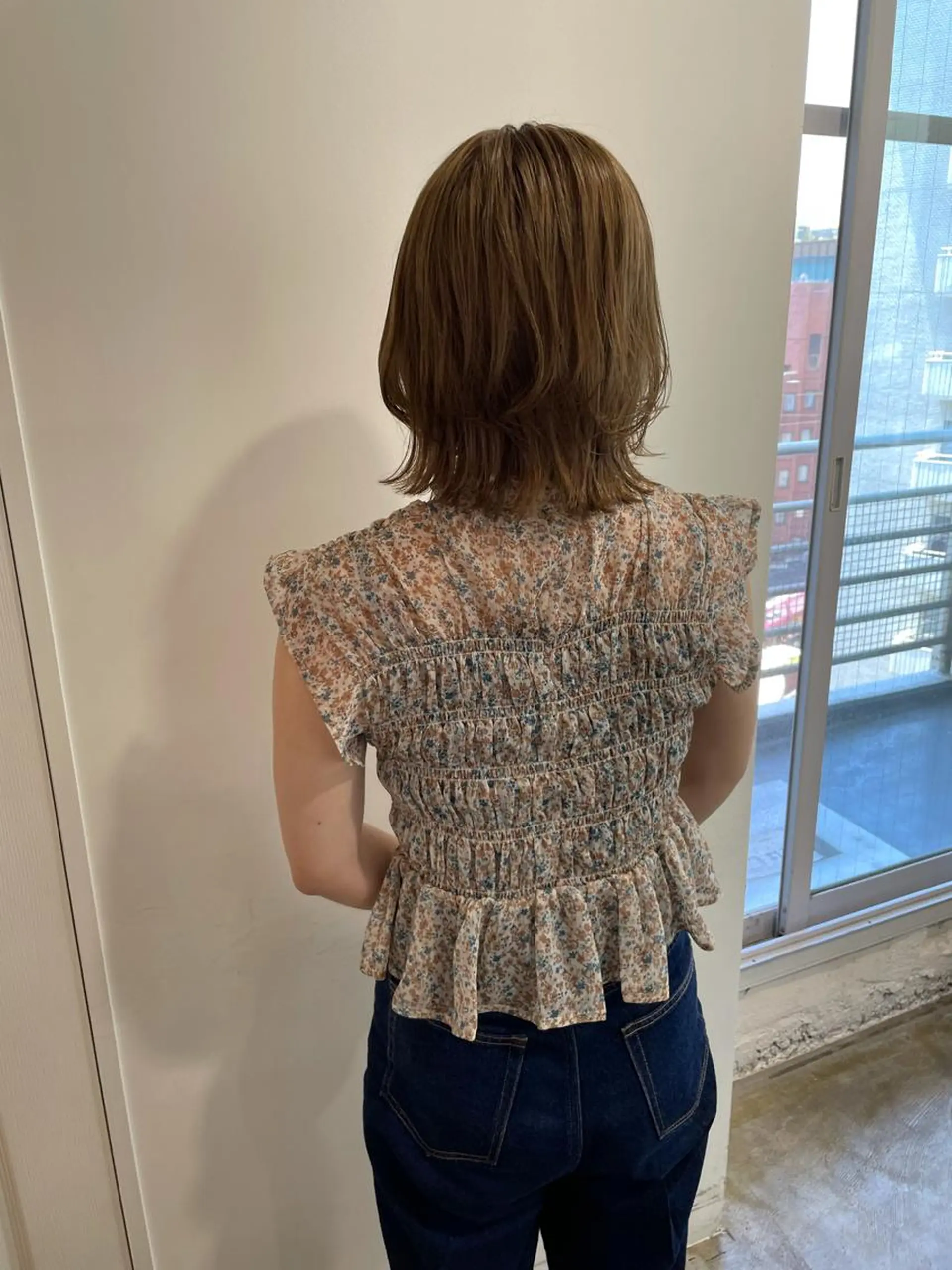 ミディアム カラー カット ヘアカラー トリートメント MIOベージュカラー 柔らかいカラーのヘアスタイル