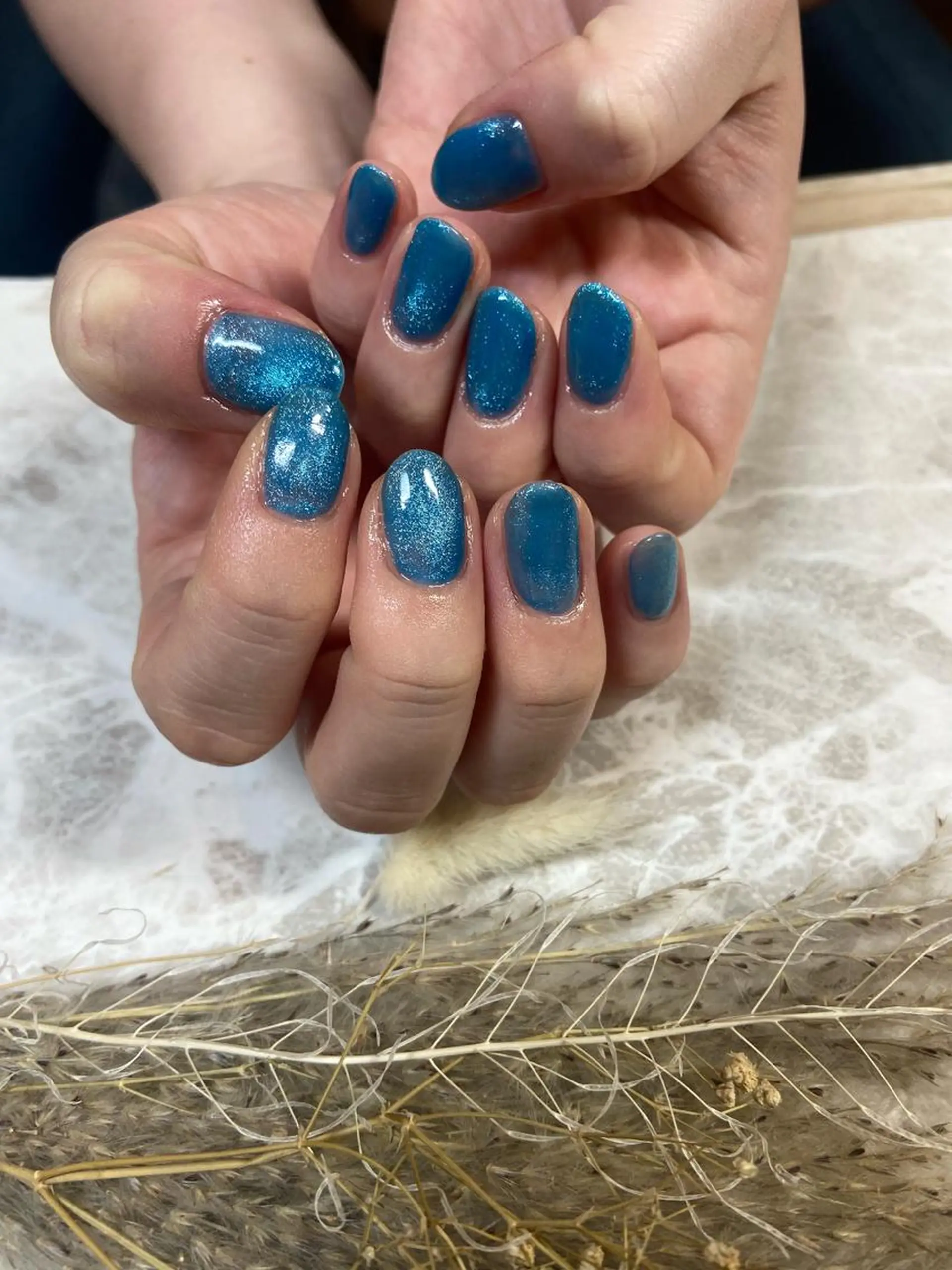 ミディアム ネイル マグネットネイル 夏ネイル ハンドネイル ネイルサロン ステラのネイルデザイン