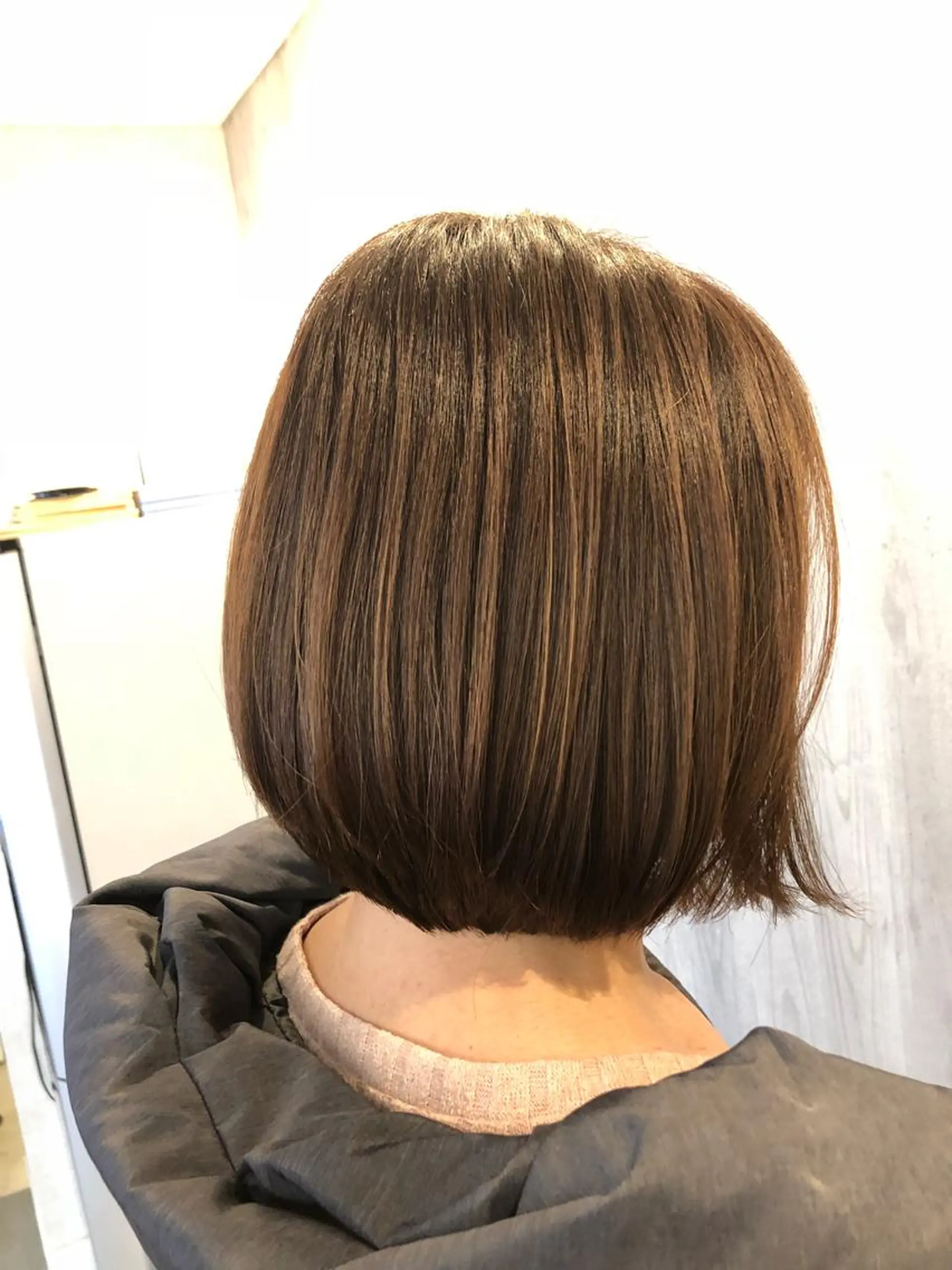 ショート カラー ボブ カット 舘野 太嘉宏のヘアスタイル