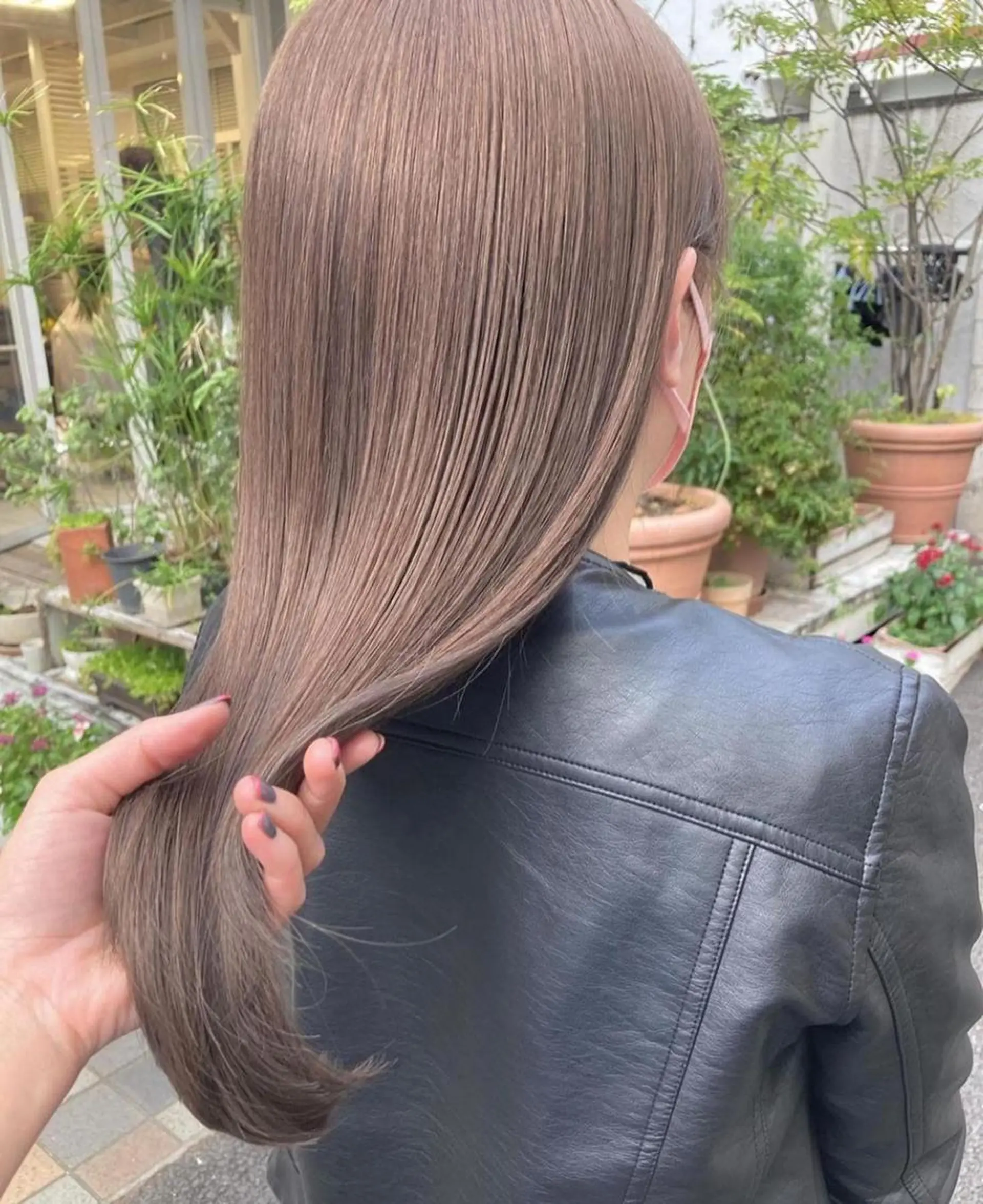 ミディアム カラー ヘアアレンジ ベージュカラー グレージュ ハイライトカラー ミルクティーベージュ くせ毛 韓国/髪質改善💘 櫻井かれんのヘアスタイル