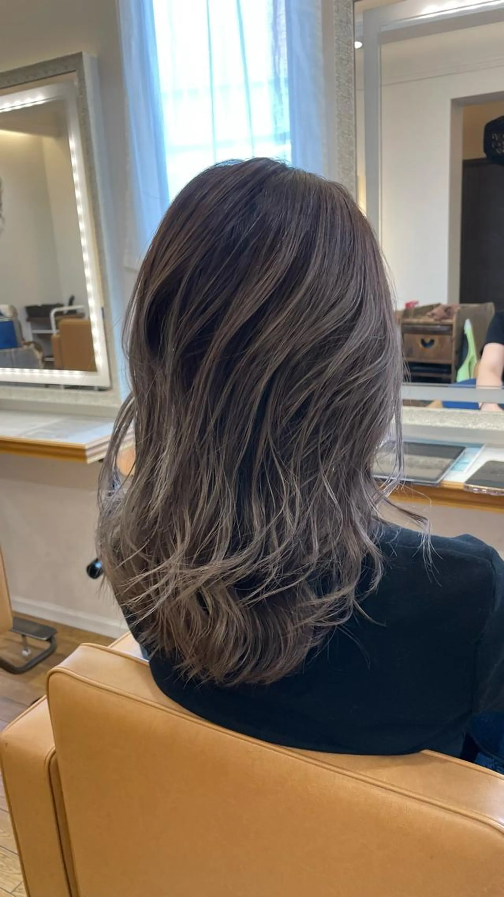 セミロング ヘアカラー トリートメント ブリーチ毛矯正.髪質 改善.髪にドラマをのヘアスタイル