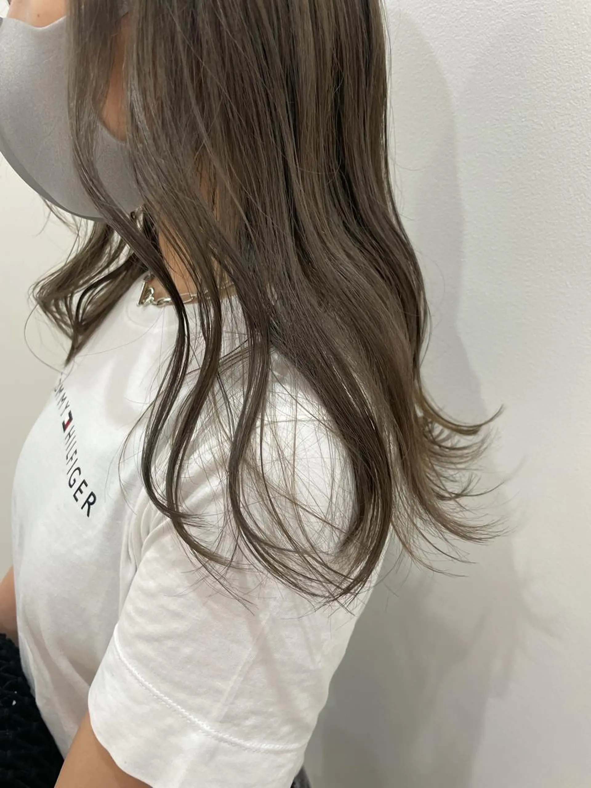 セミロング カラー akane .のヘアスタイル