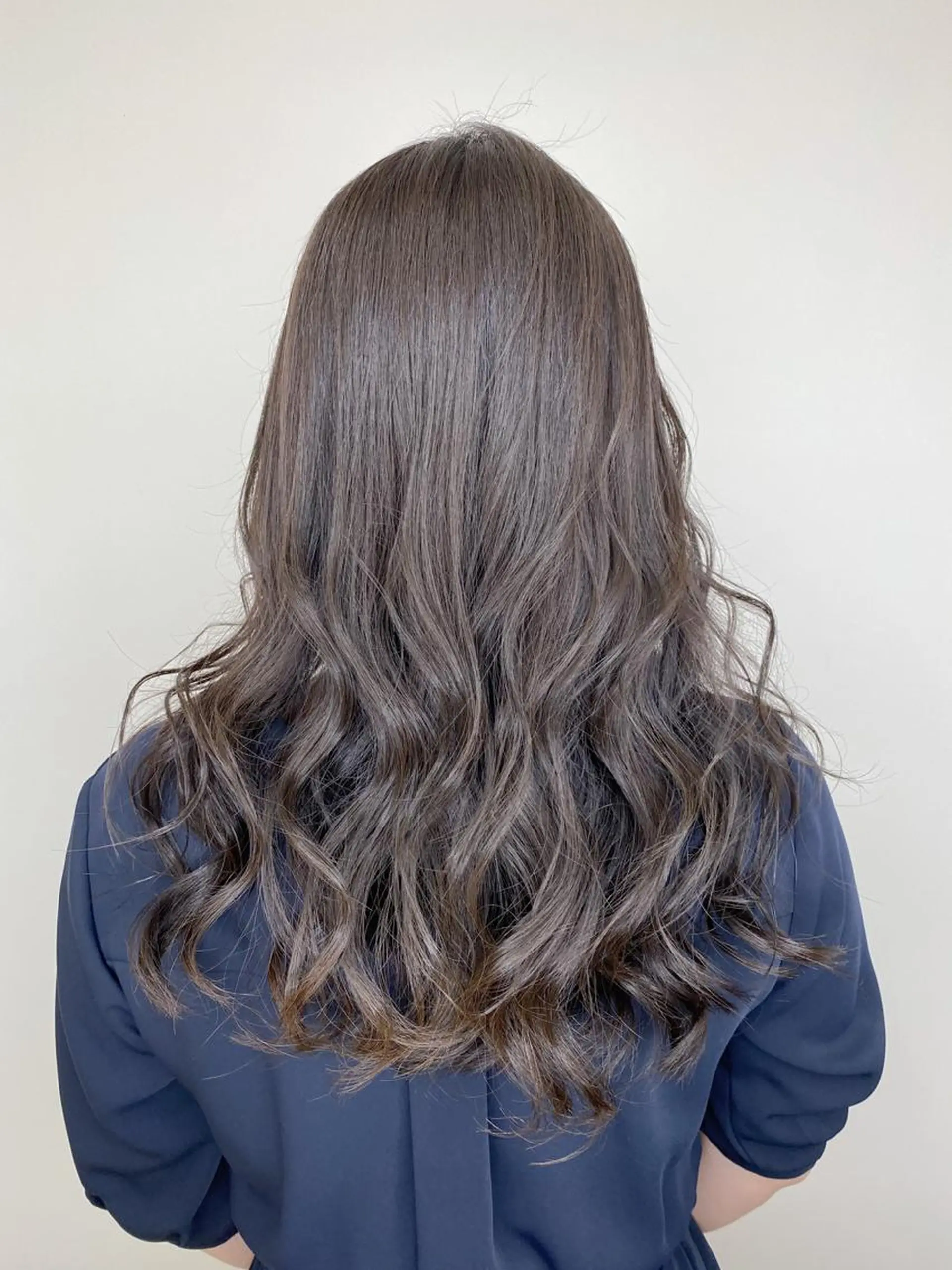 セミロング カラー グレージュ SALOWIN神戸三宮East店所属・【透明感、艶髪】西村 有司のヘアスタイル