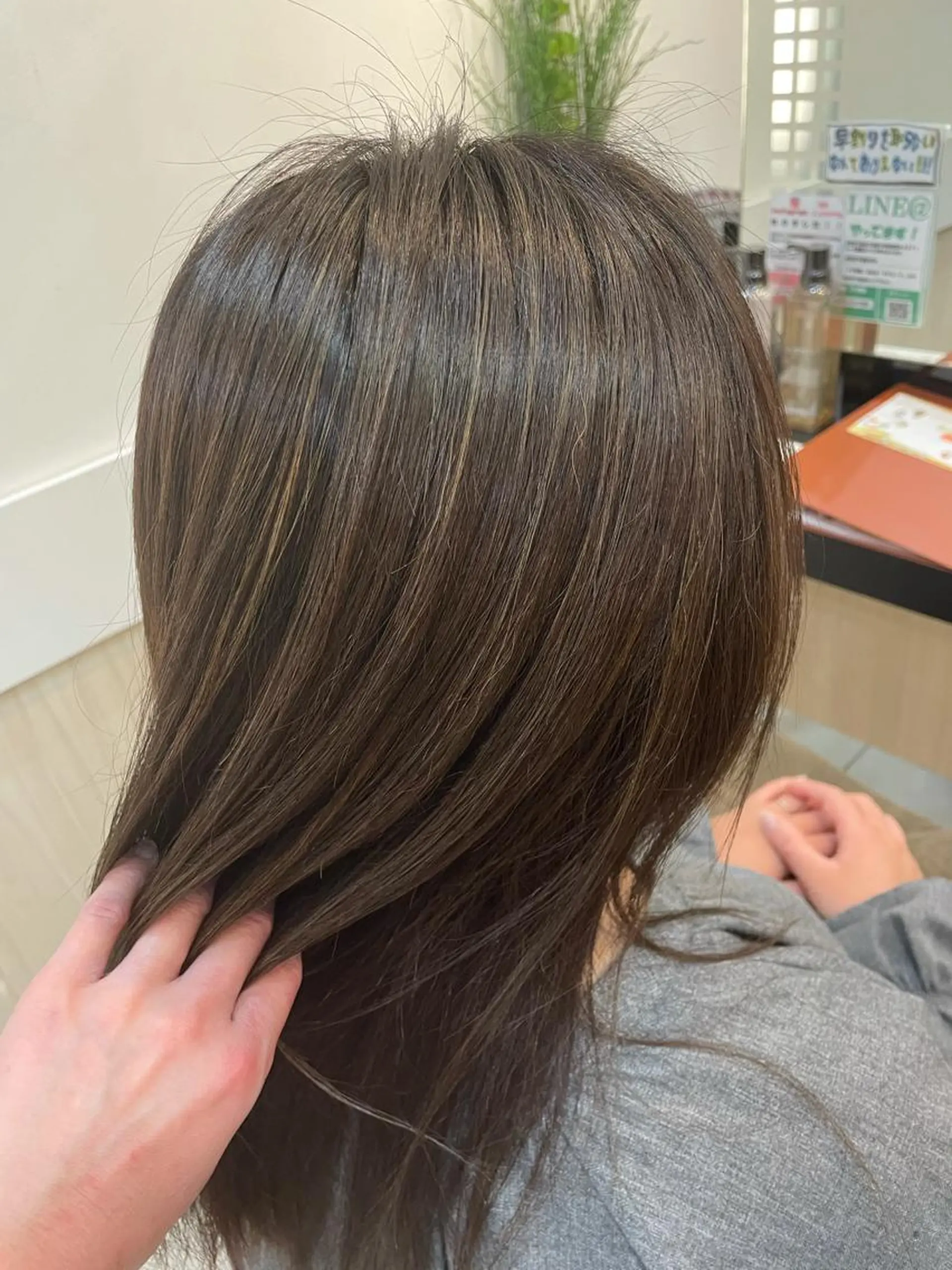 セミロング カラー ヘアアレンジ ヘアカラー トリートメント リリー /Men's/パーマのヘアスタイル