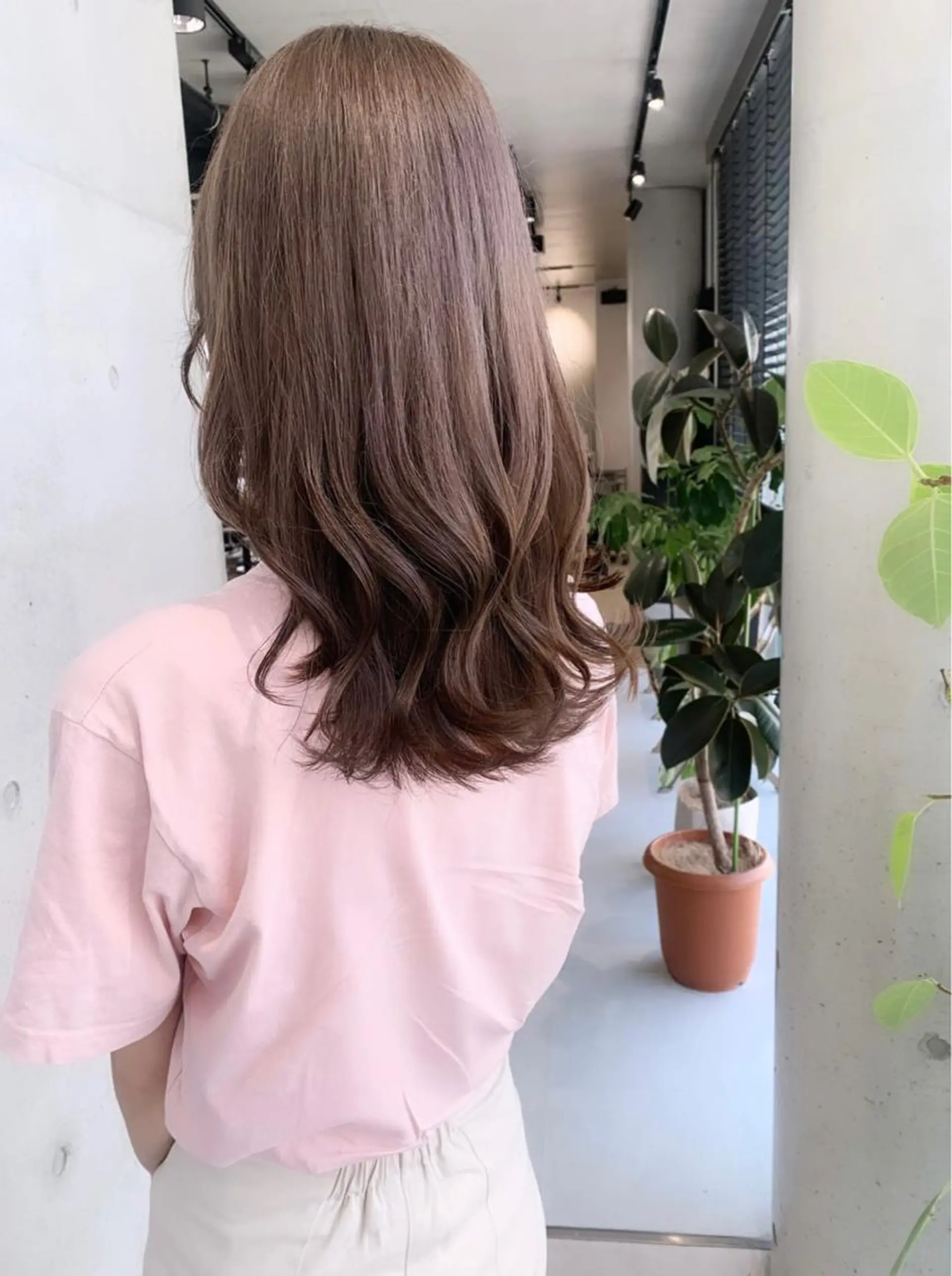 ロング カラー カット ヘアカラー トリートメント ヘッドスパ 透明感/オリーブ/ グレージュ/YUKAのヘアスタイル