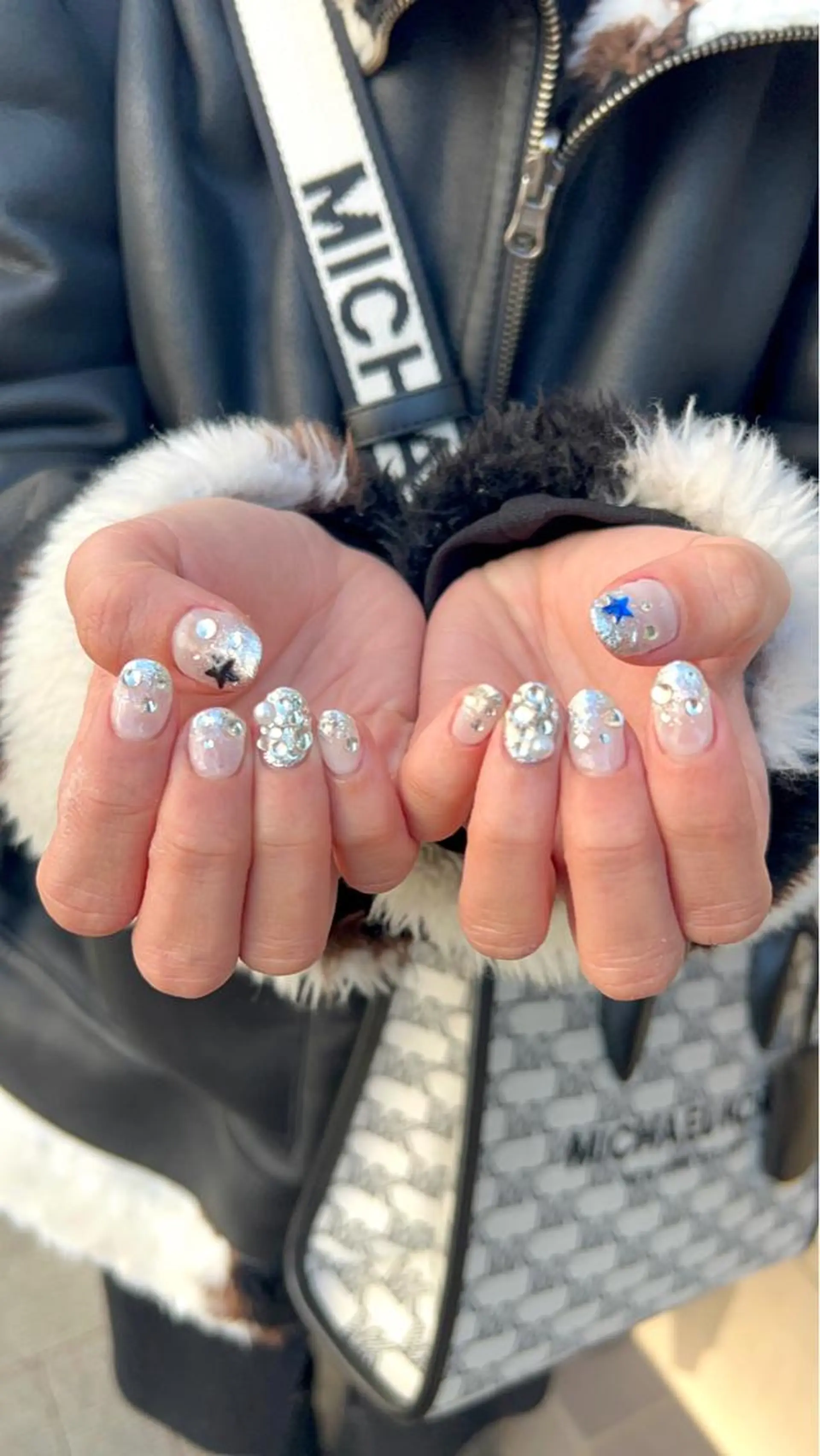 ネイル 暖色ｶﾗｰ/ﾚｲﾔｰ ｶｯﾄ/Yunaのヘアスタイル