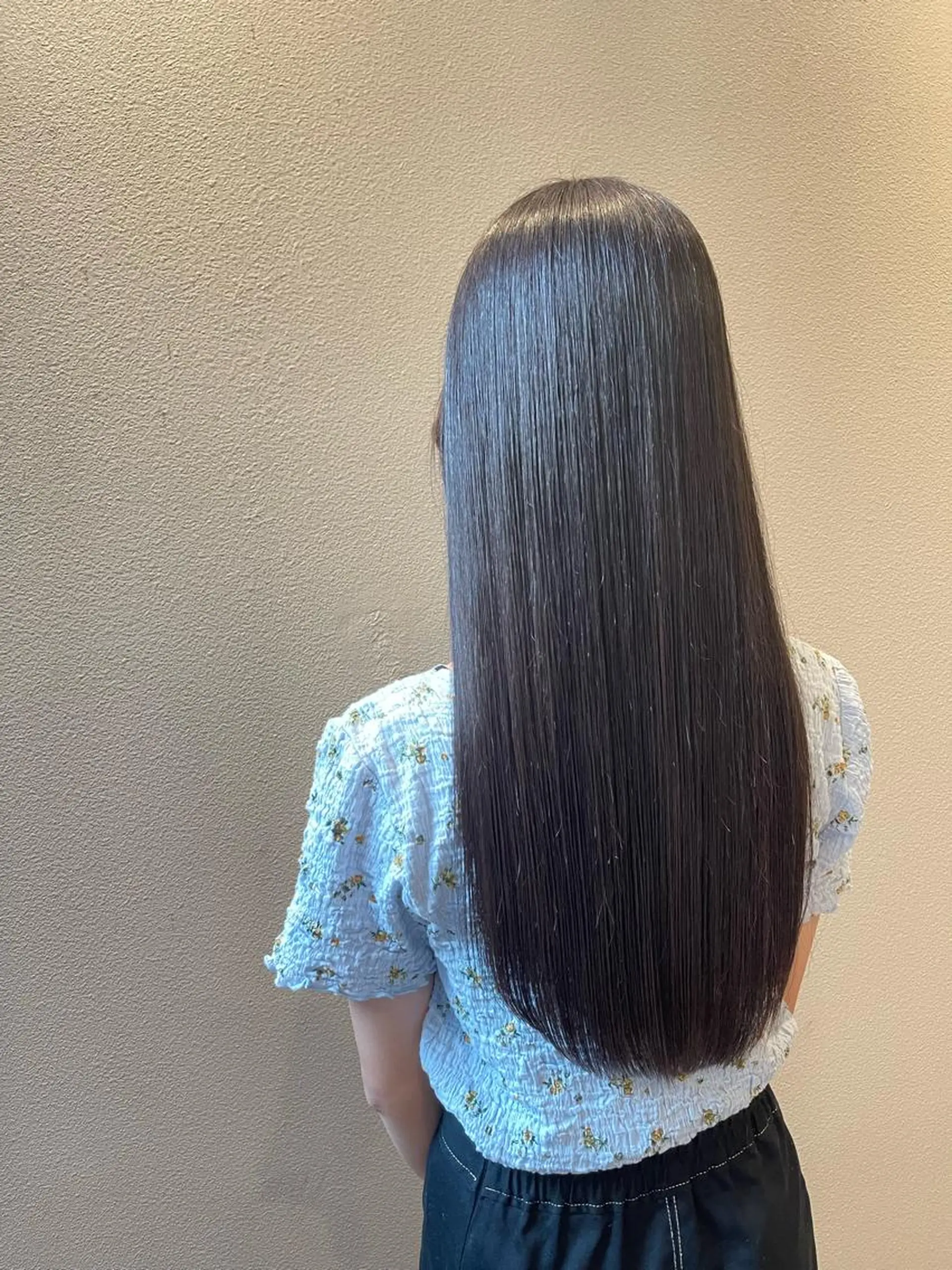 ロング KNOWHOW京都所属・トレンド/顔まわり/ レイヤー/グレージュのヘアスタイル