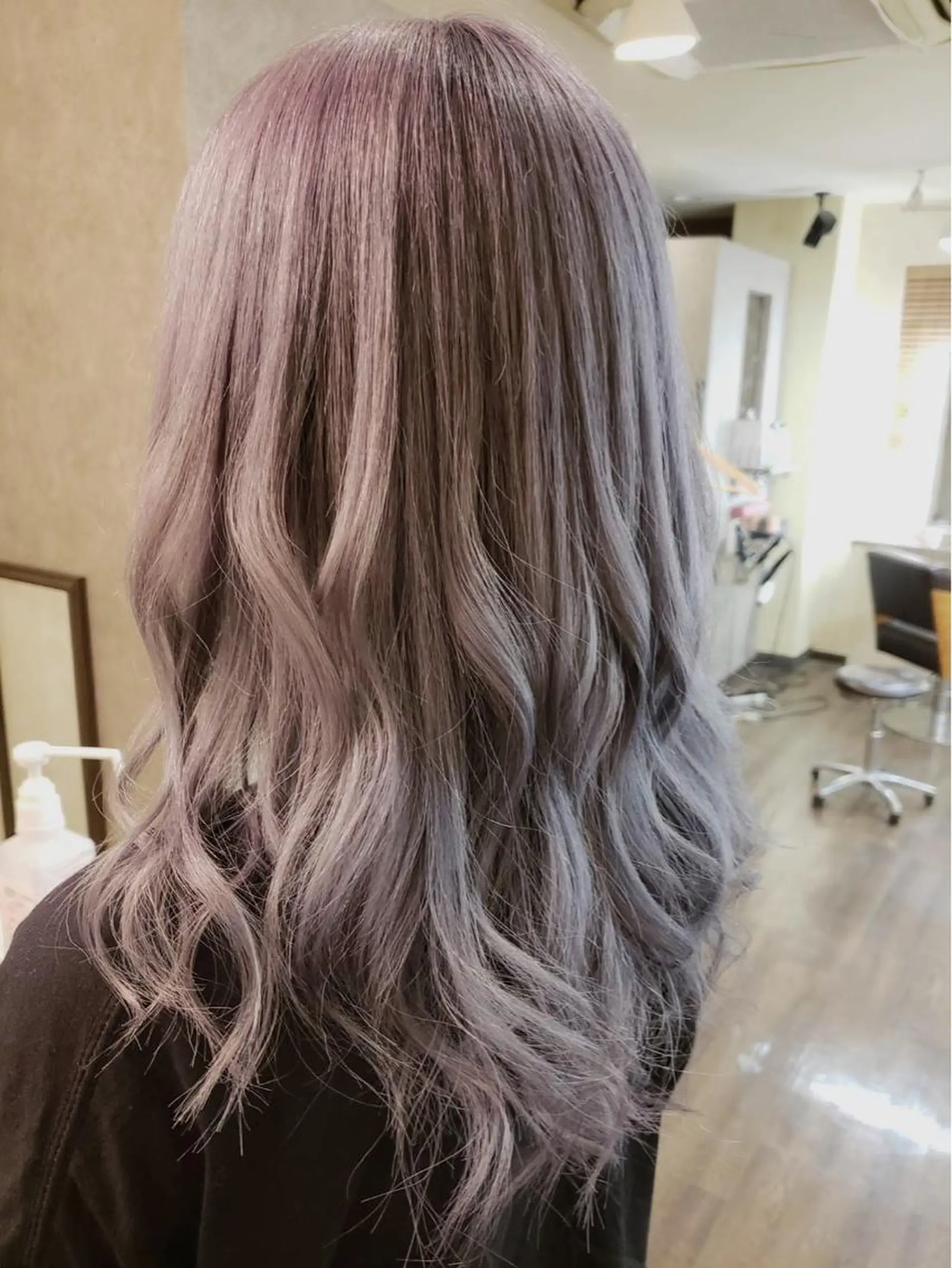 ロング カラー ブリーチ ブルーカラー ブルーバイオレット ケアブリーチ イルミナカラー 田井中 悠紀のヘアスタイル