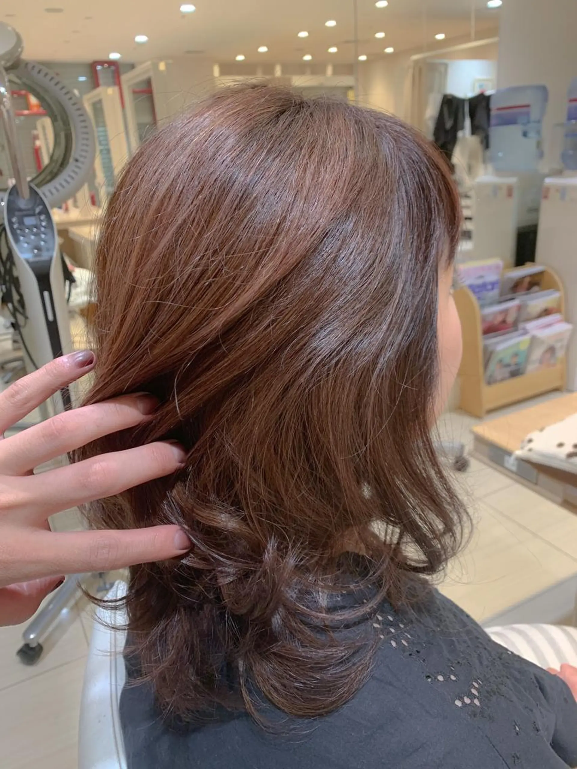 セミロング lore 金杉悠作のヘアスタイル