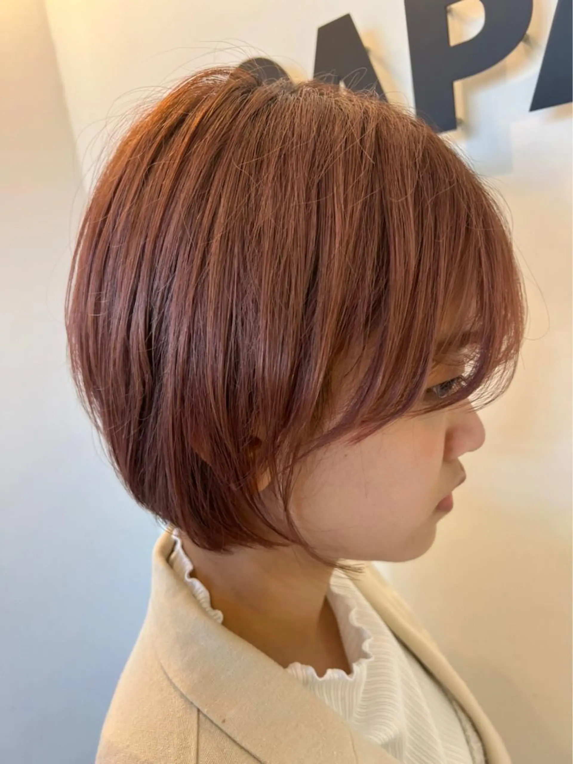 ショート カラー ブリーチ ブラウンカラー オレンジ オレンジブラウン カット ヘアカラー トリートメント 岩崎 裕司のヘアスタイル