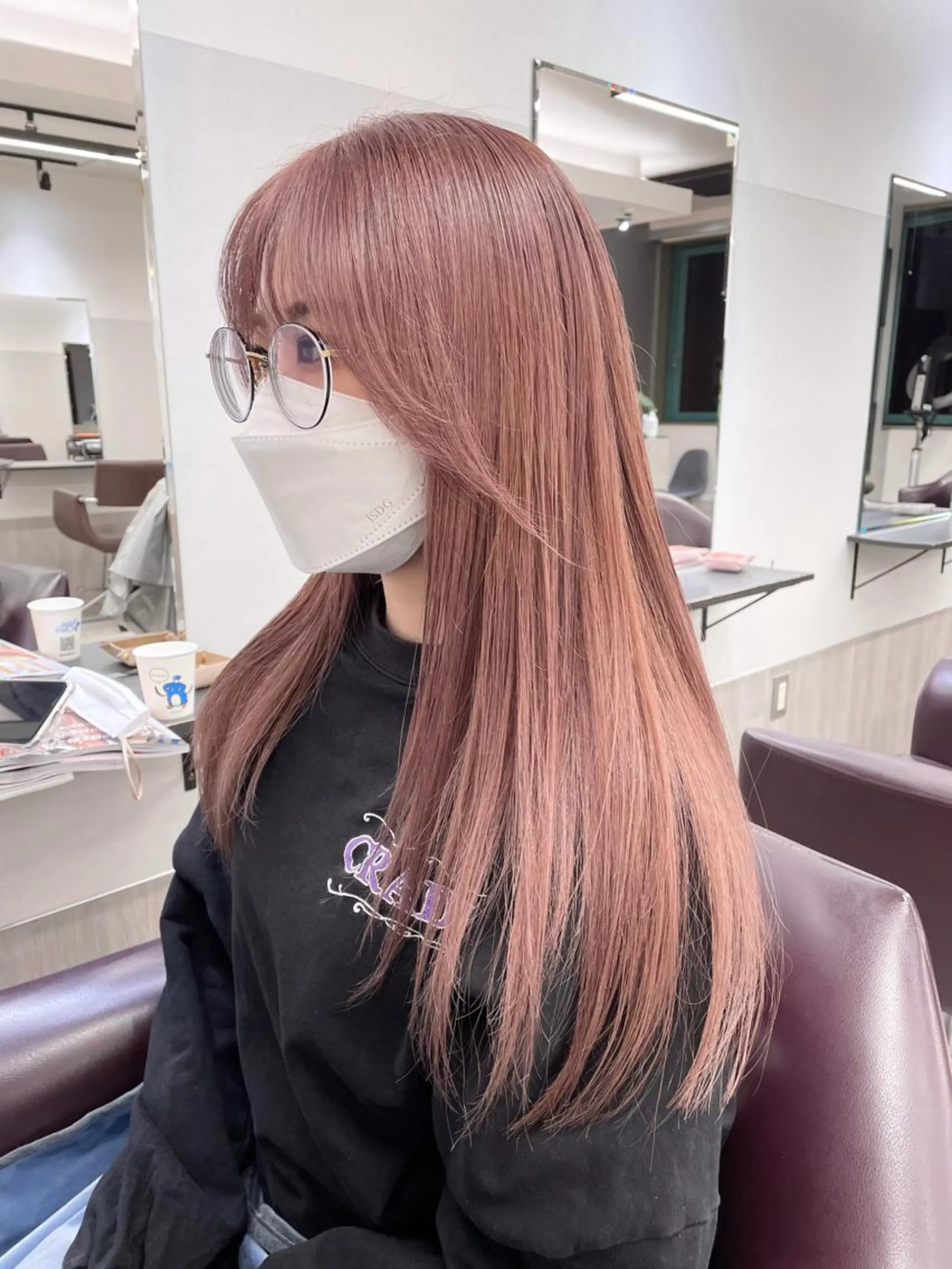 カラー AIRI layer cut hairのヘアスタイル