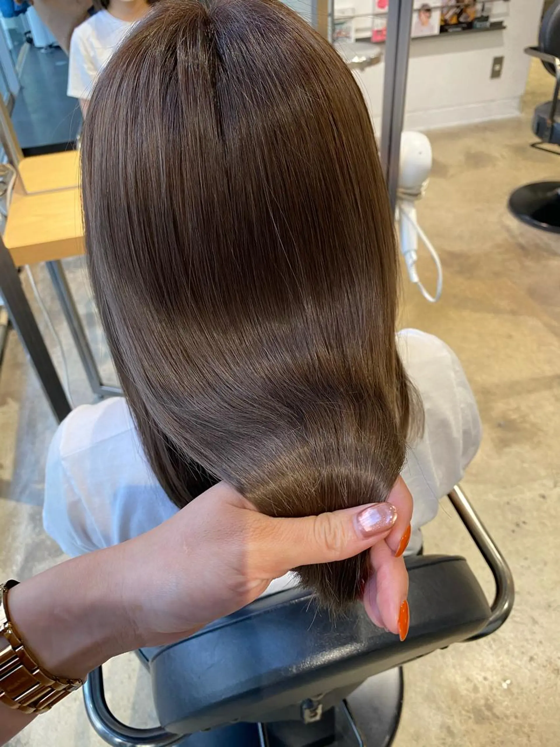 セミロング dipty MOILA所属・辻 貴音のヘアスタイル