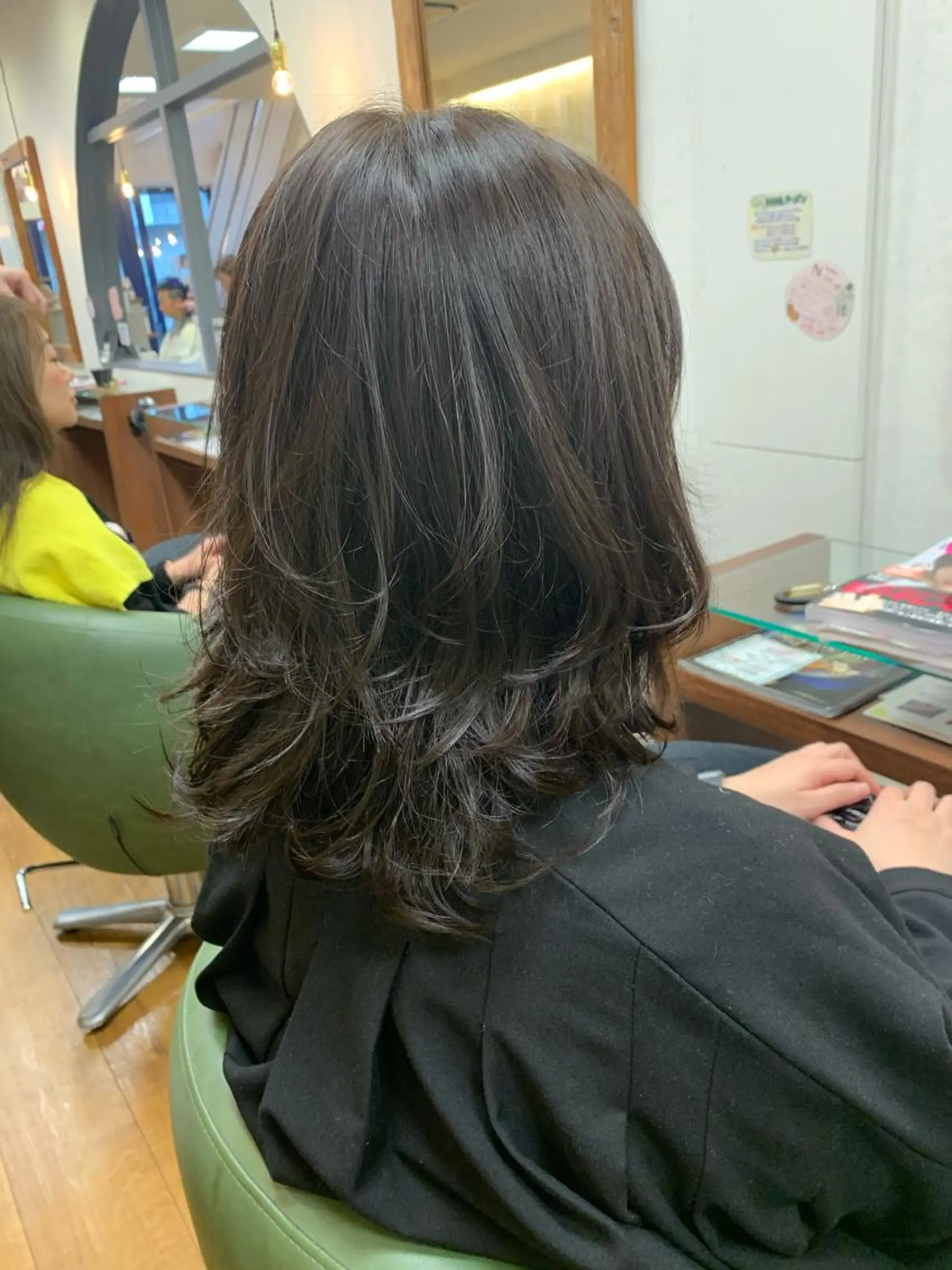 ミディアム カラー march merryのヘアスタイル