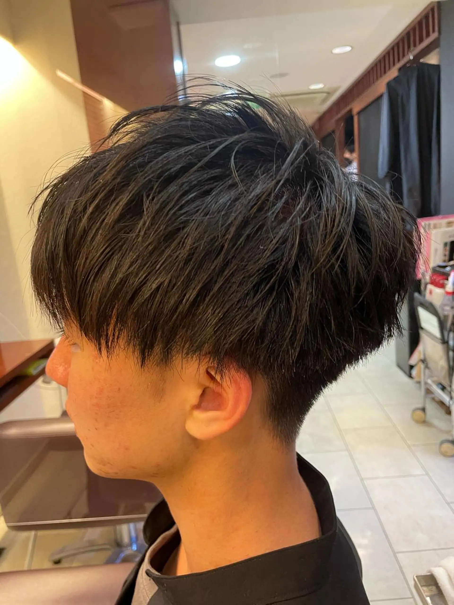 ショート こすげひろと カラー講師のヘアスタイル
