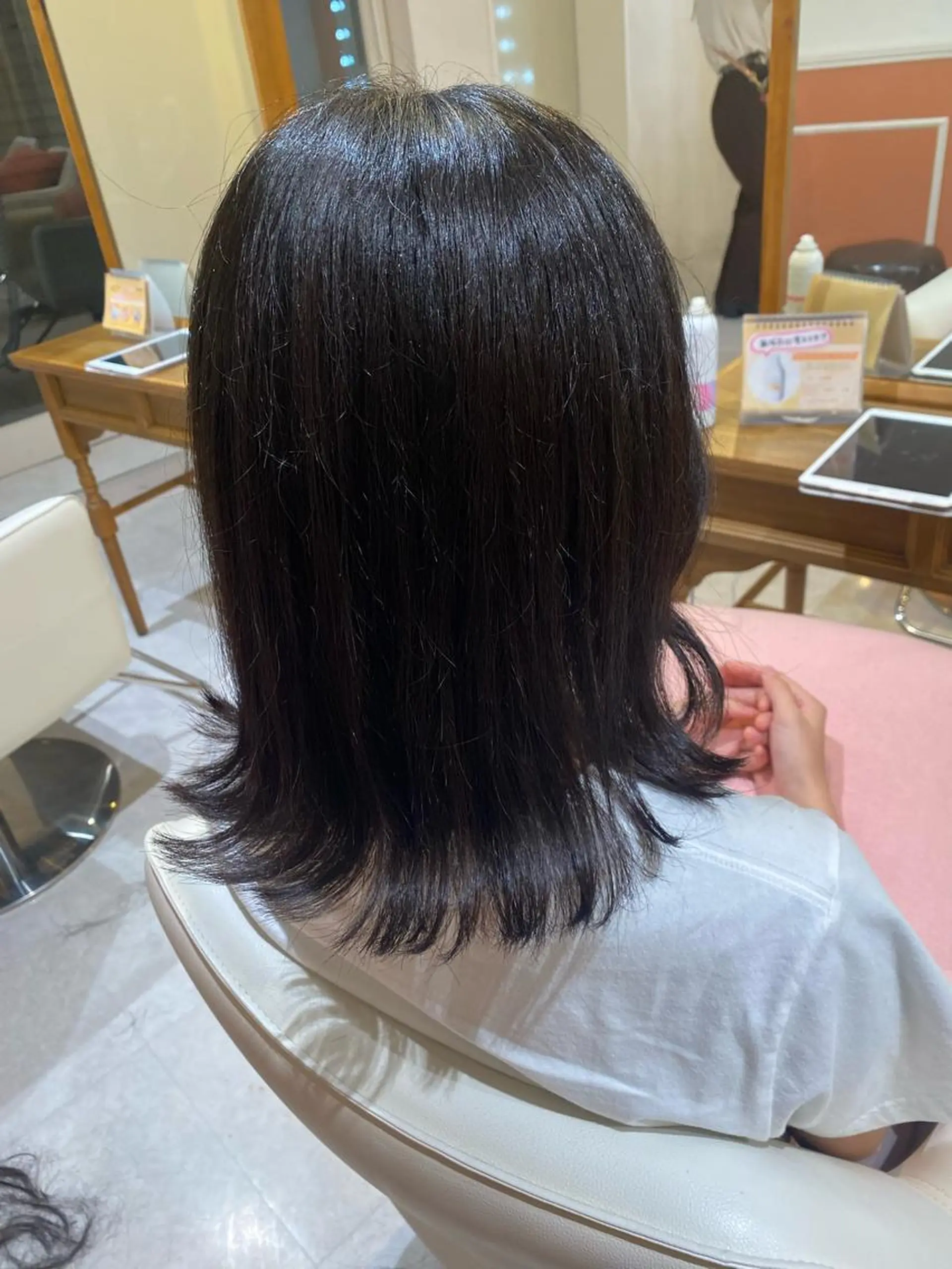 ミディアム カット トリートメント 梛木 唯のヘアスタイル