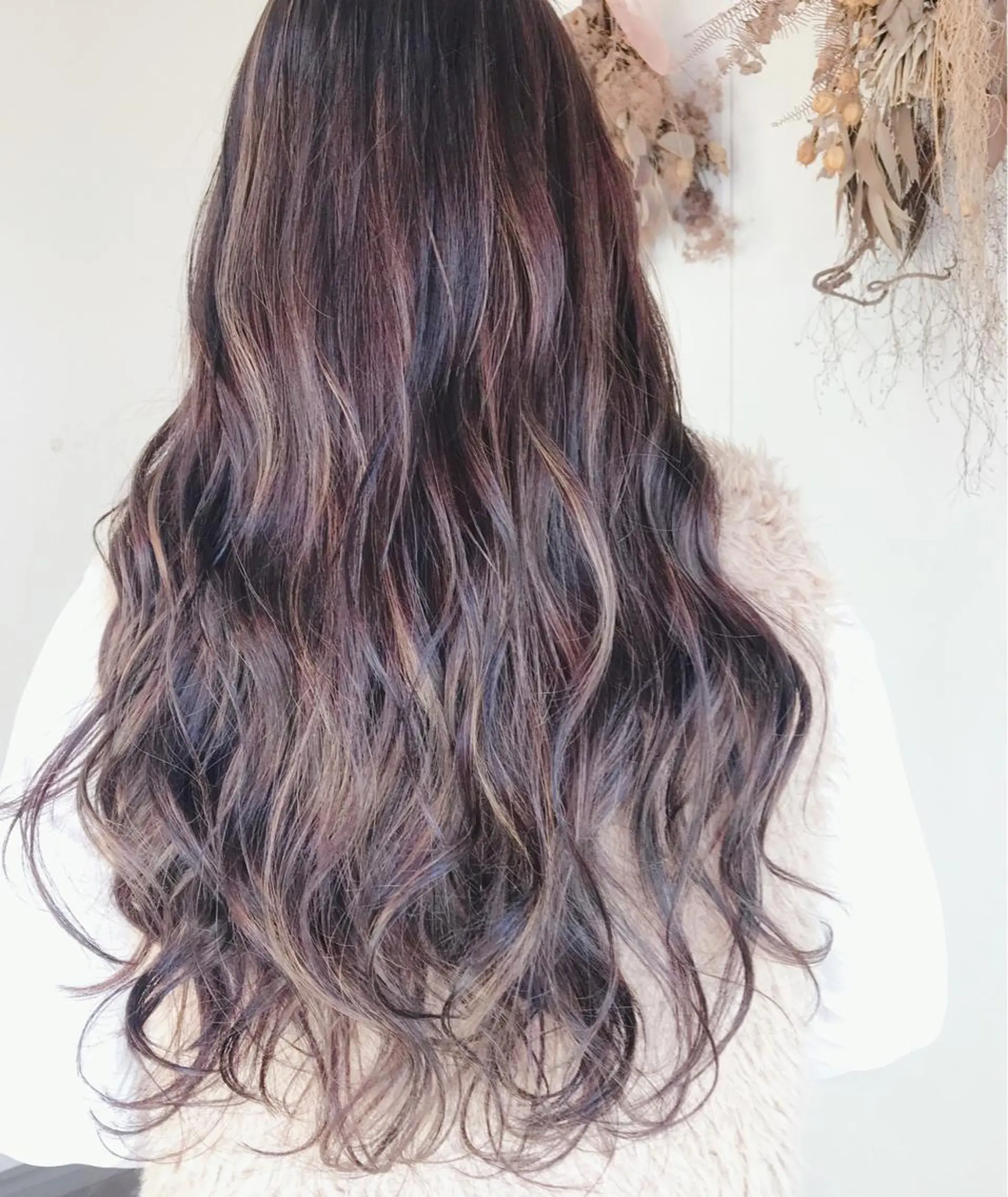 ロング カラー ヘアアレンジ お団子ヘア 切りっぱなしボブ バレイヤージュ デザインカラー グラデーションカラー Mariana/ 鶴原-ハイライトのヘアスタイル