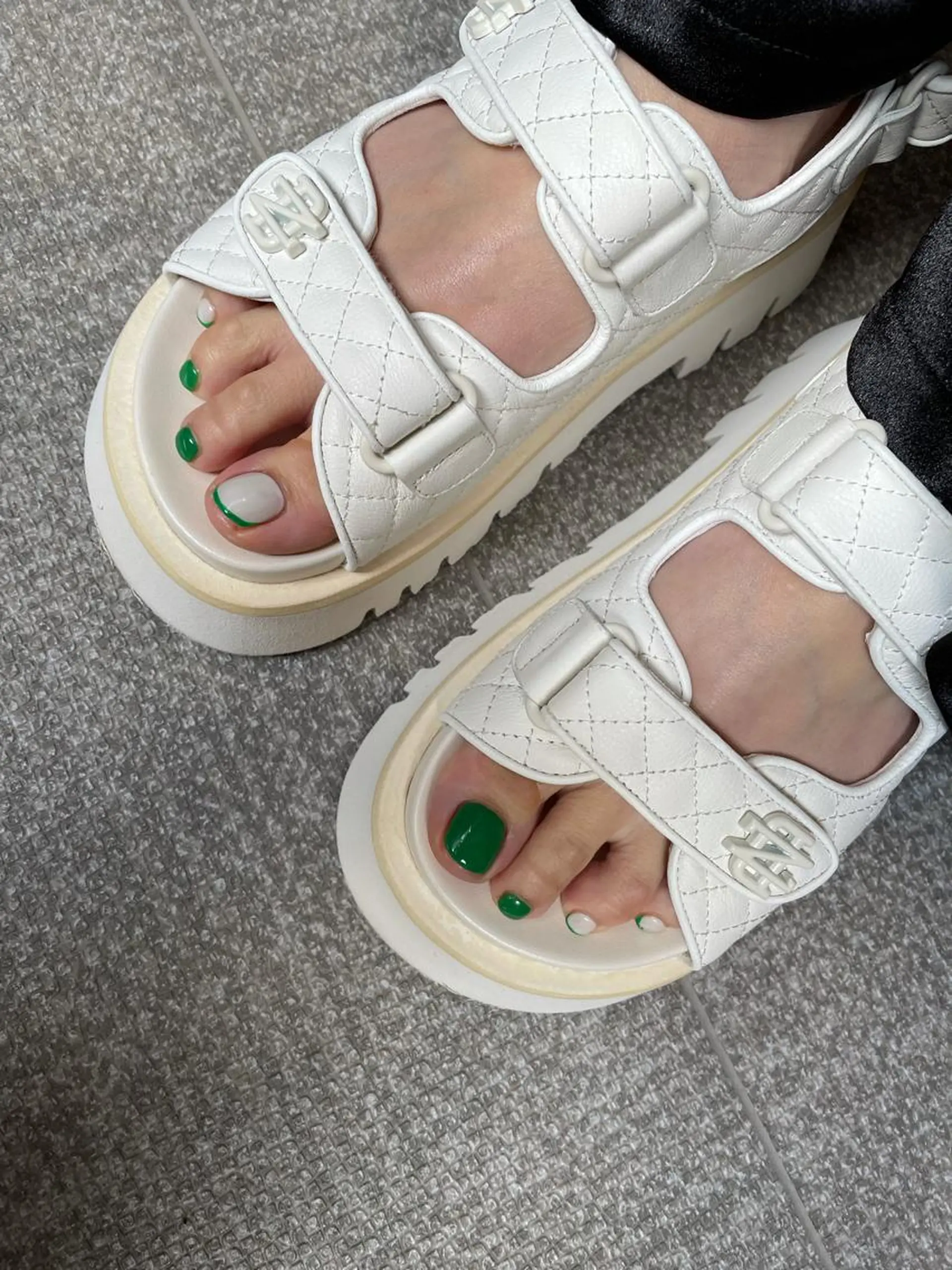 ロング カラー ヘアアレンジ キッズ ネイル マツエク・マツパ 福田 加奈のネイルデザイン