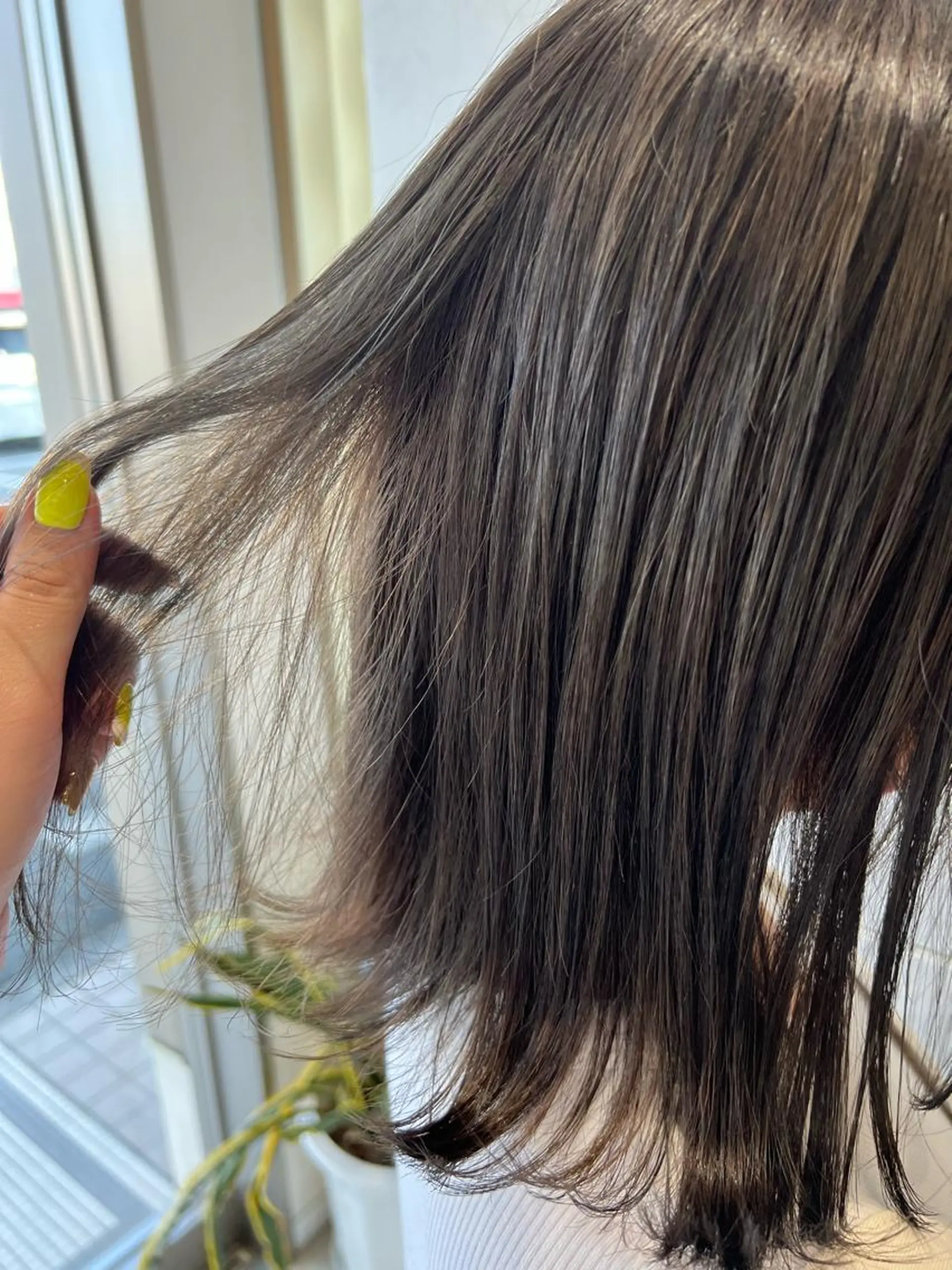 ミディアム 中嶋 彩乃のヘアスタイル