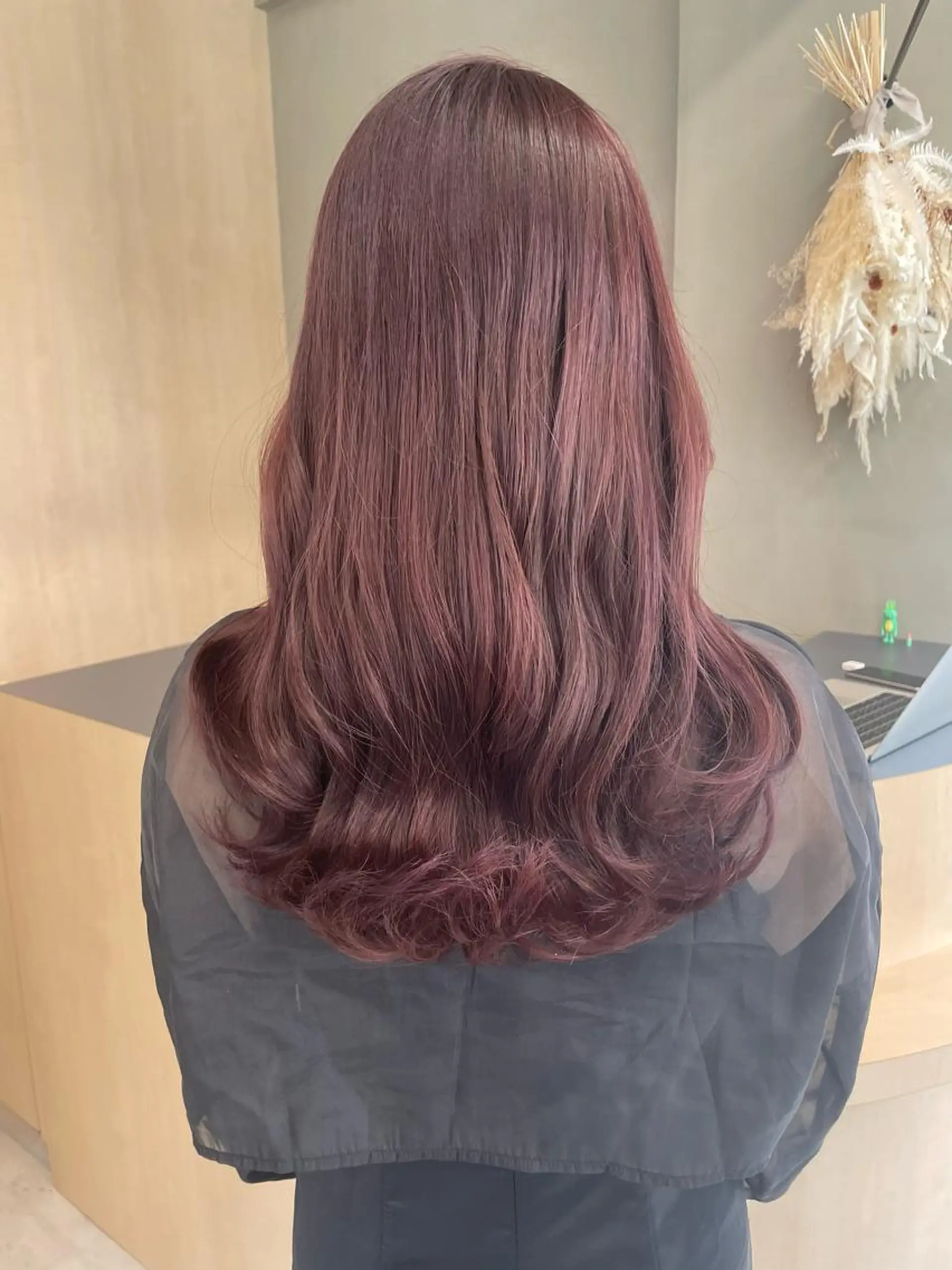 カラー ブラウンカラー ピンクカラー 若月 あやかのヘアスタイル