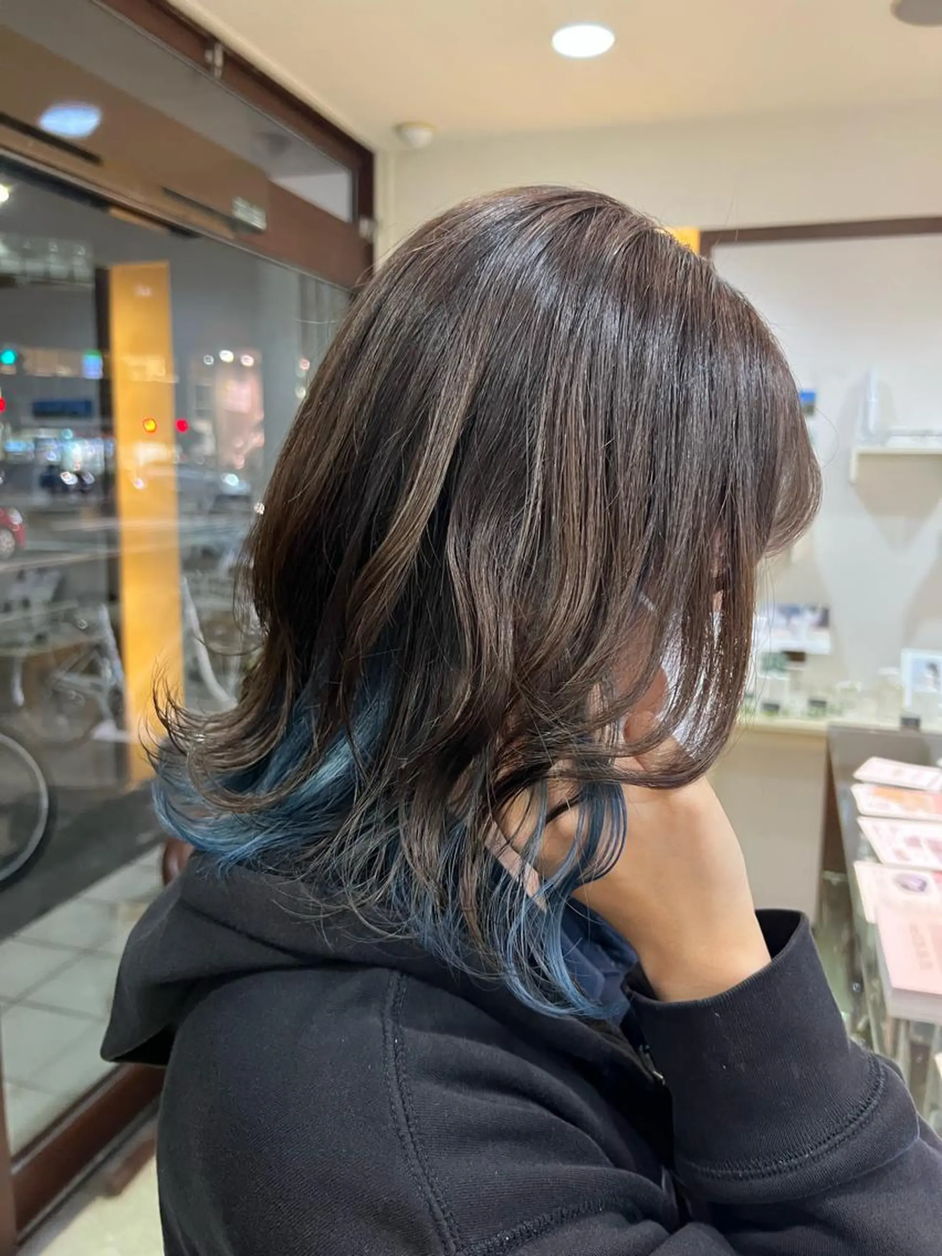 ミディアム カラー 譜久島 かりんのヘアスタイル