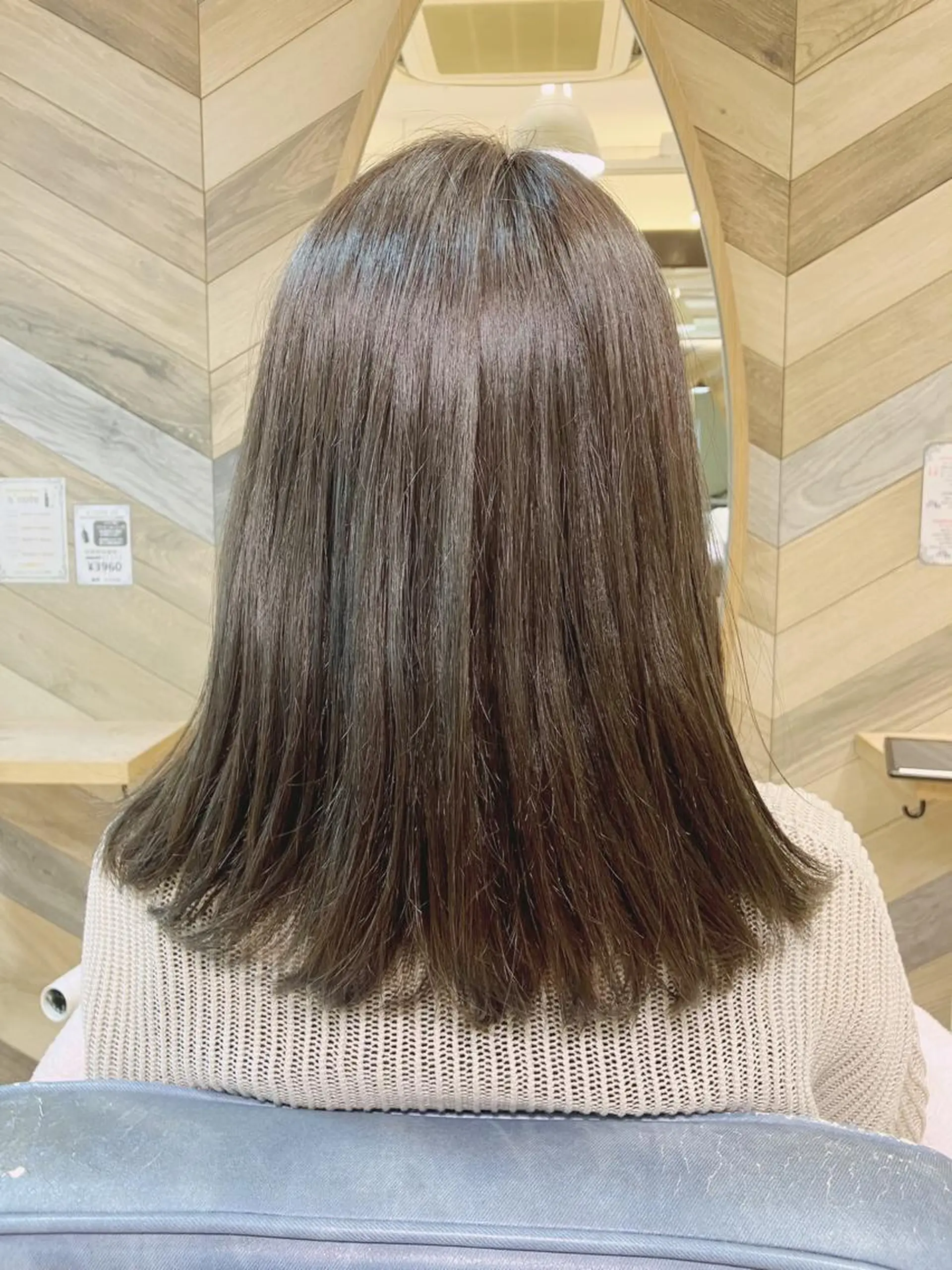 セミロング カラー 透明感カラー グレージュ カット ヘアカラー トリートメント 奥谷 美代子のヘアスタイル