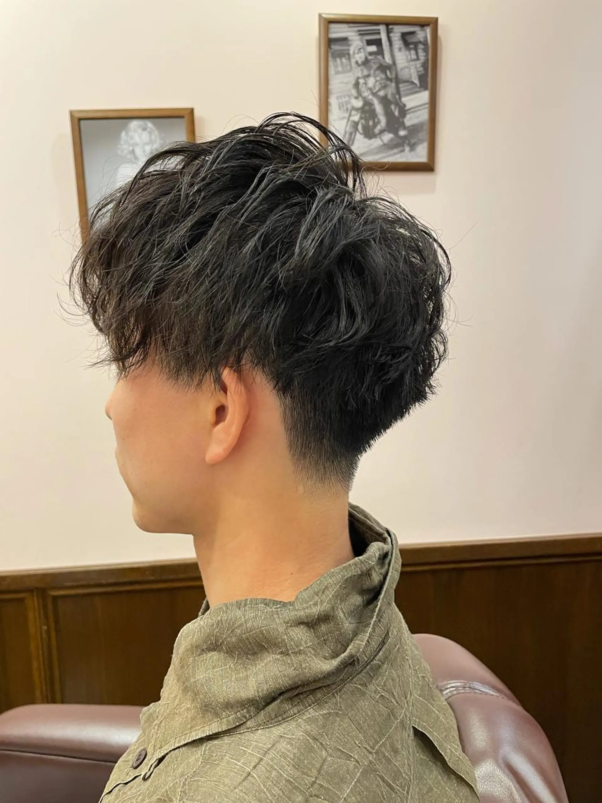 ミディアム カラー パーマ メンズ カット指名No1漆原 聡のヘアスタイル