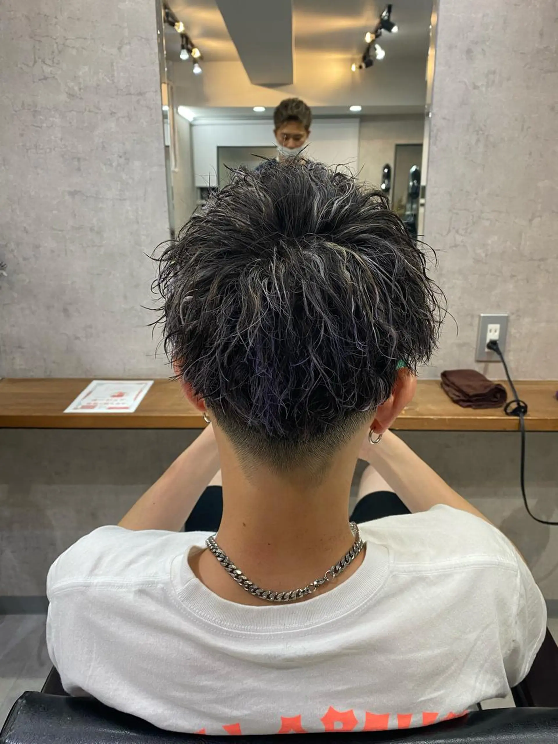 ショート カラー パーマ メンズ メンズハイライト メンズパーマ メンズツイストパーマ ハイライトカラー ハイライト カット ヘアカラー 🐉『メンズ美容師』 吉田龍星🐉のヘアスタイル