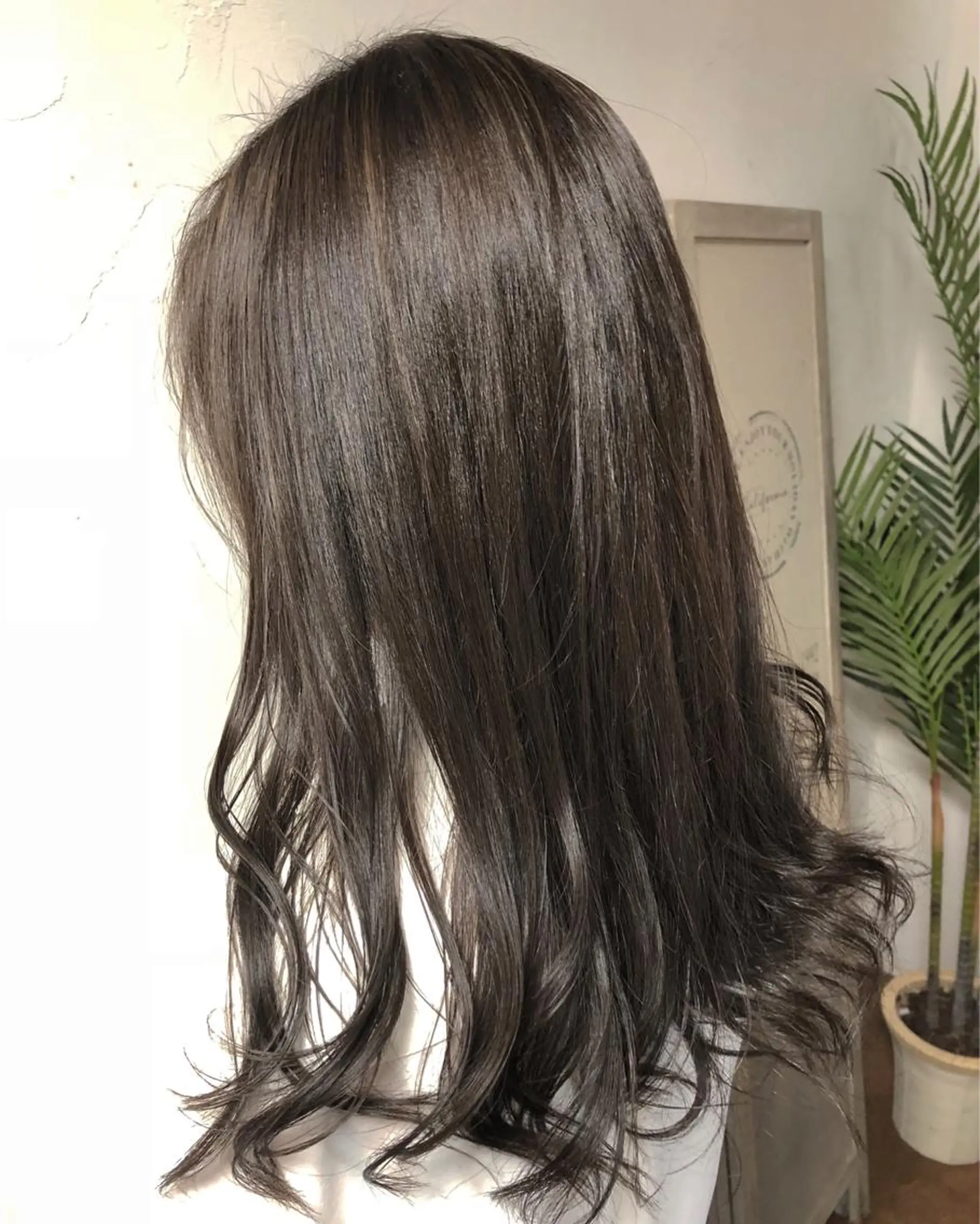 セミロング カラー ヘアアレンジ グレージュ ハイライトカラー ハイライト 遠藤 拓馬のヘアスタイル