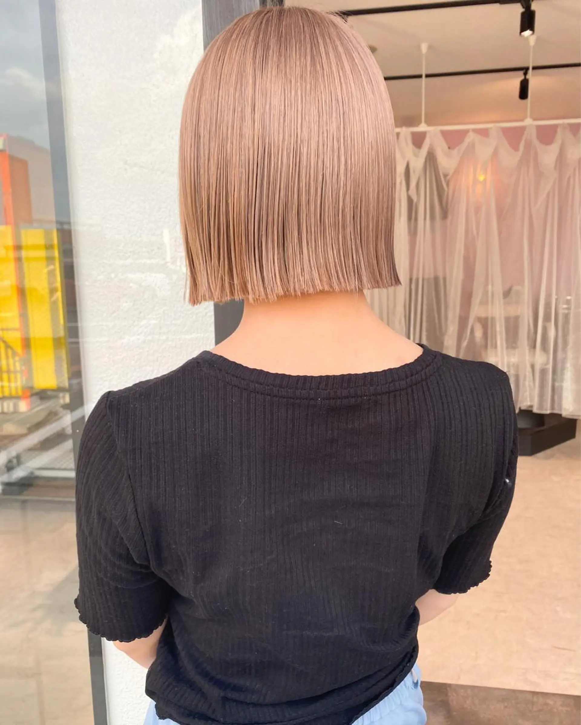 ショート カラー 藤井 貴美子のヘアスタイル