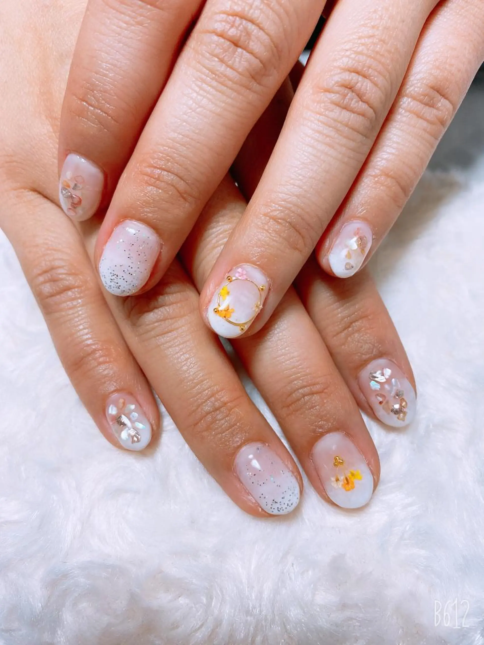 ネイル The Best Beauty受付担当のヘアスタイル