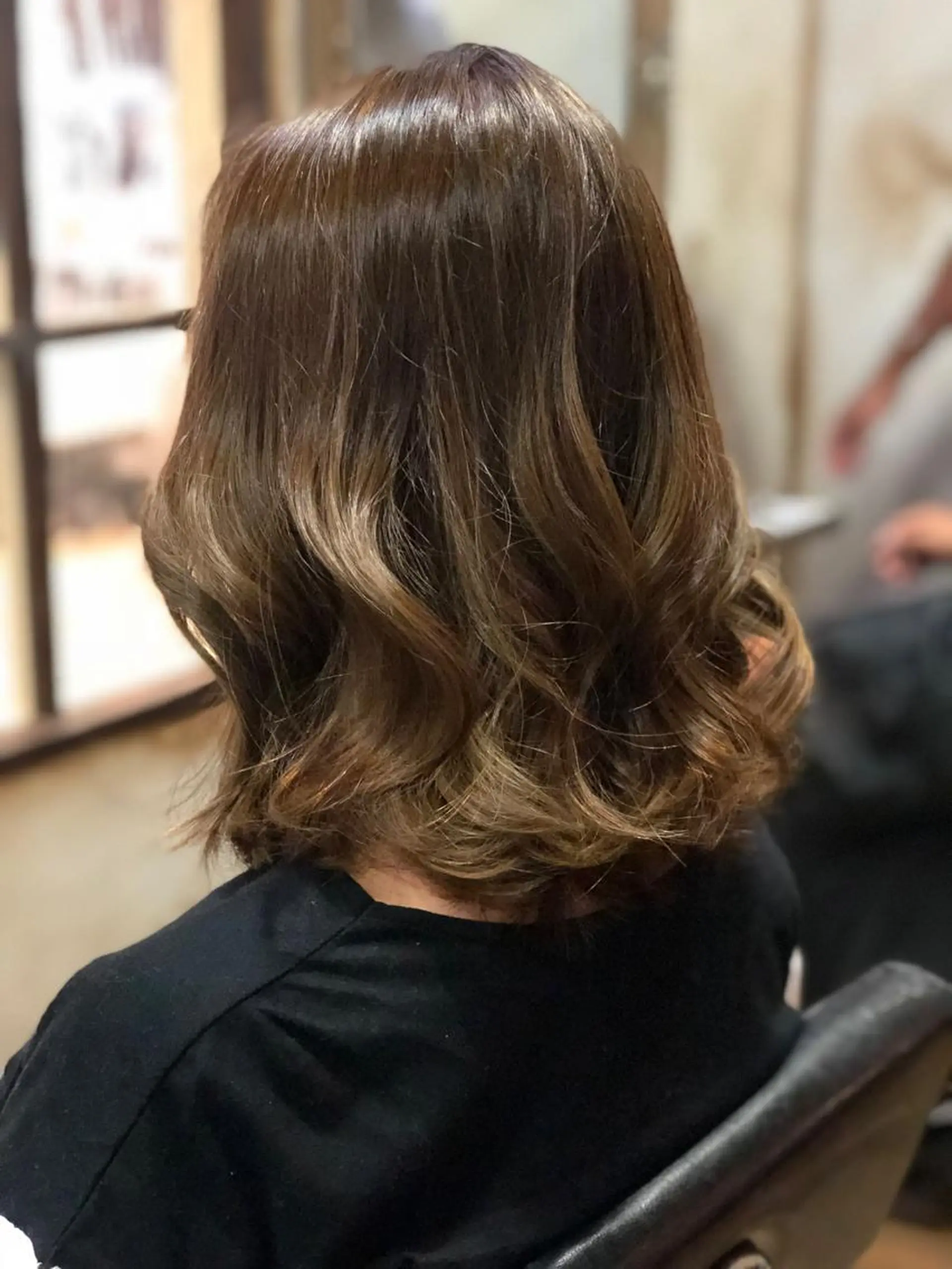 ミディアム カラー パーマ カット ヘアカラー トリートメント 艶髪/韓国レイヤー イノウエヒロキのヘアスタイル