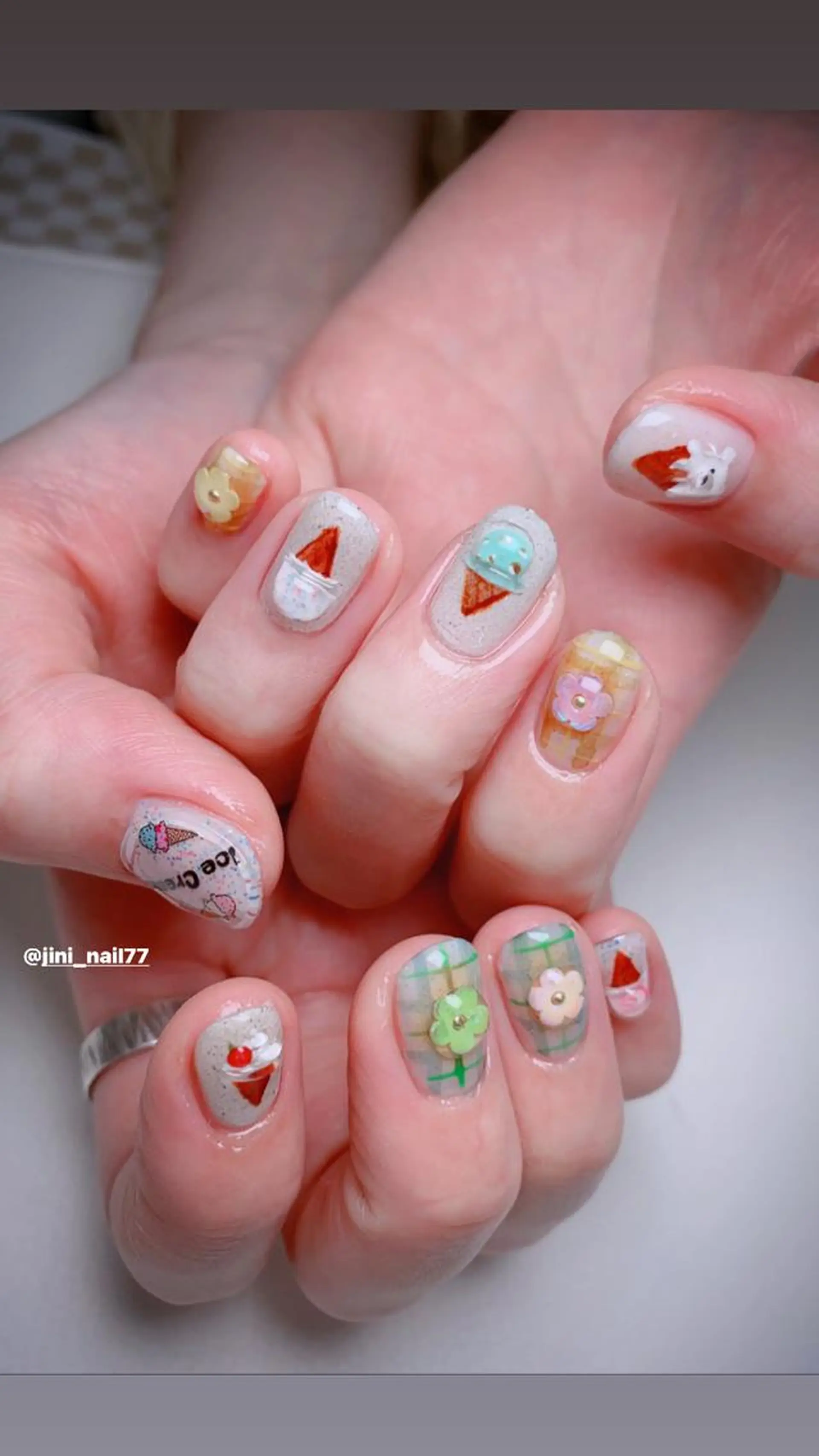 ネイル JINI NAIL所属・ジニ ネイルのネイルデザイン