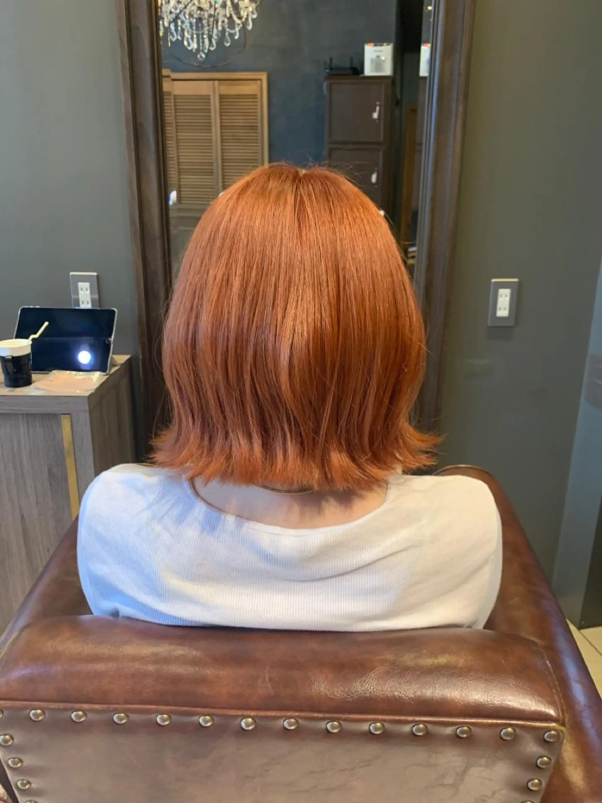 ミディアム カラー ヘアアレンジ ブリーチ オレンジ ヘアカラー LOANA カラー &縮毛モデル募集のヘアスタイル